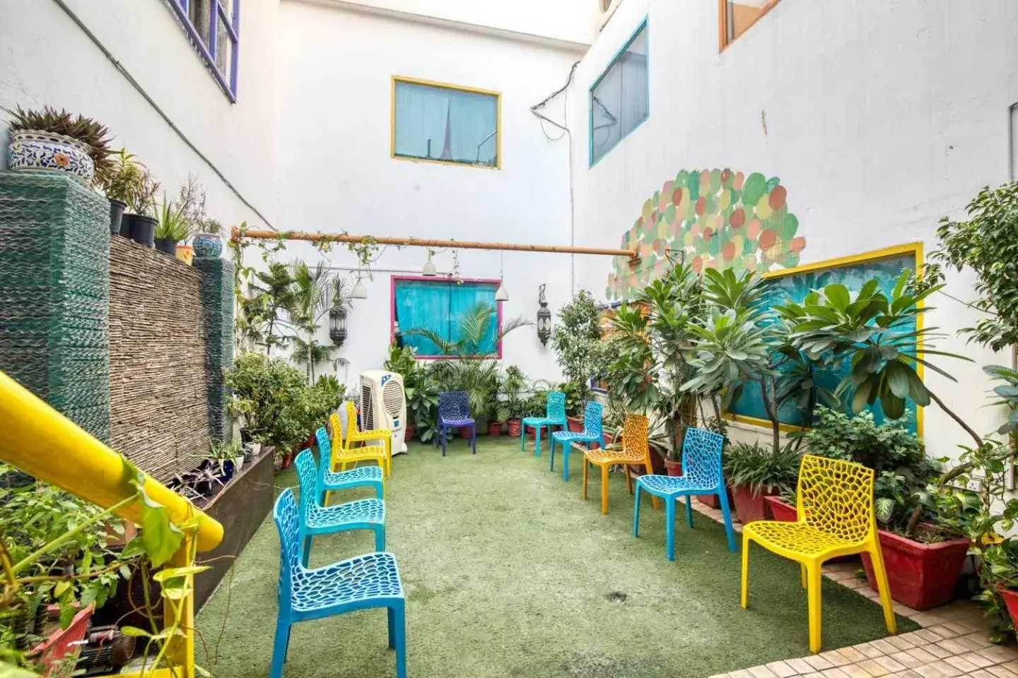 Patio in goSTOPS Delhi - Rooms & Dorms