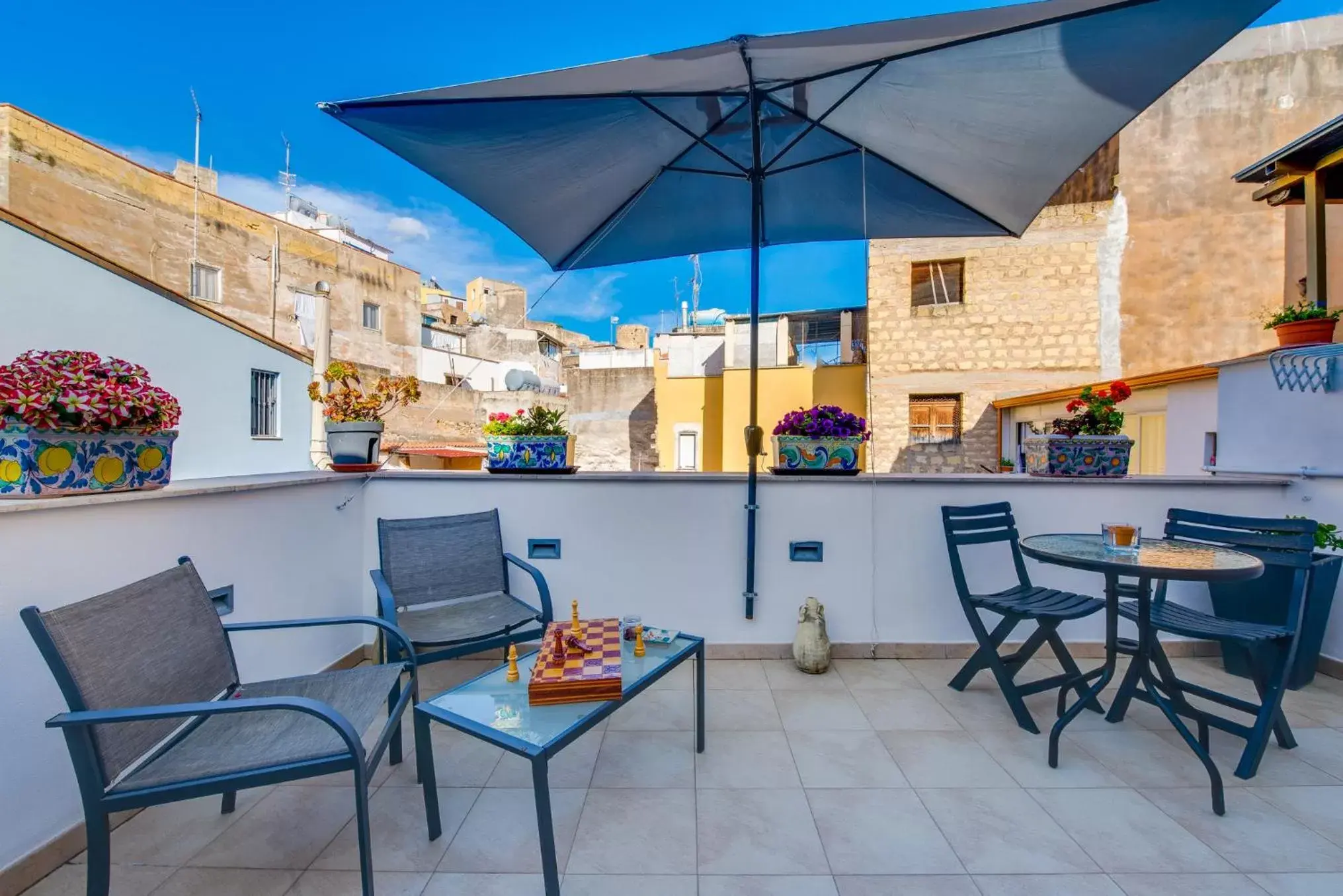 Balcony/Terrace in La Finestra sul Cortile