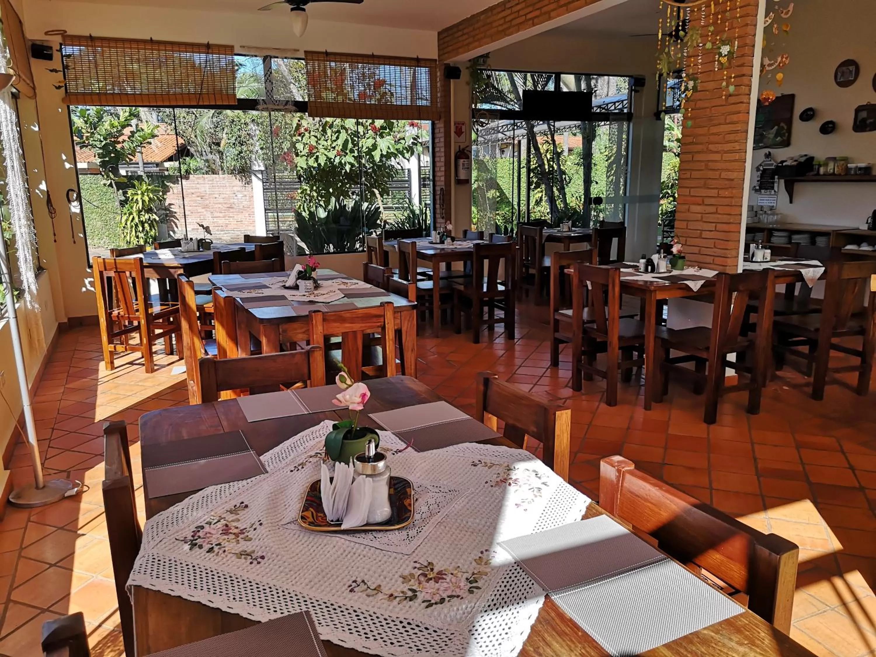 Restaurant/places to eat in Las Orquideas Parque Hotel