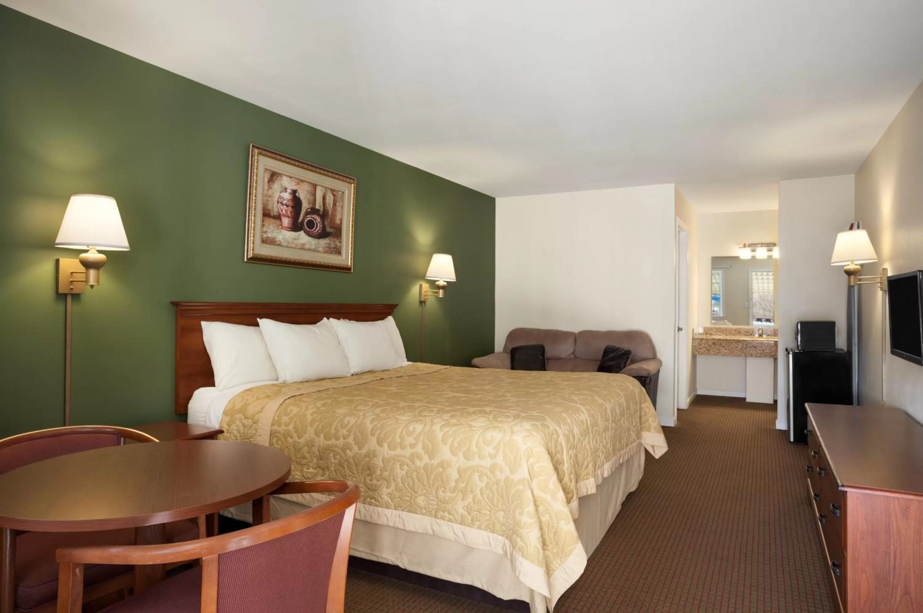 Bedroom, Bed in Super 8 by Wyndham Mifflinville Near Bloomsburg
