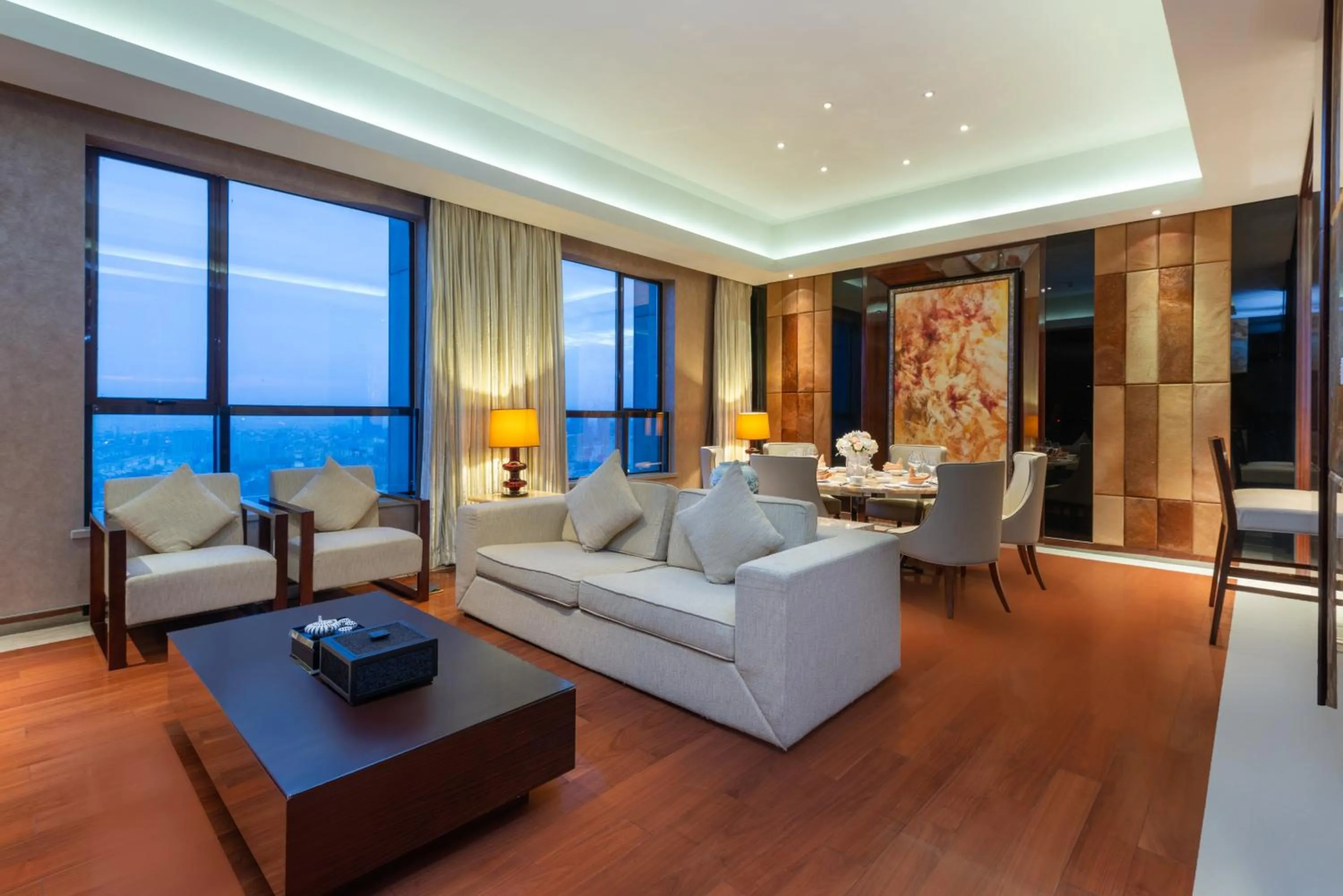 Photo of the whole room in Crowne Plaza Shanghai Jinxiu by IHG