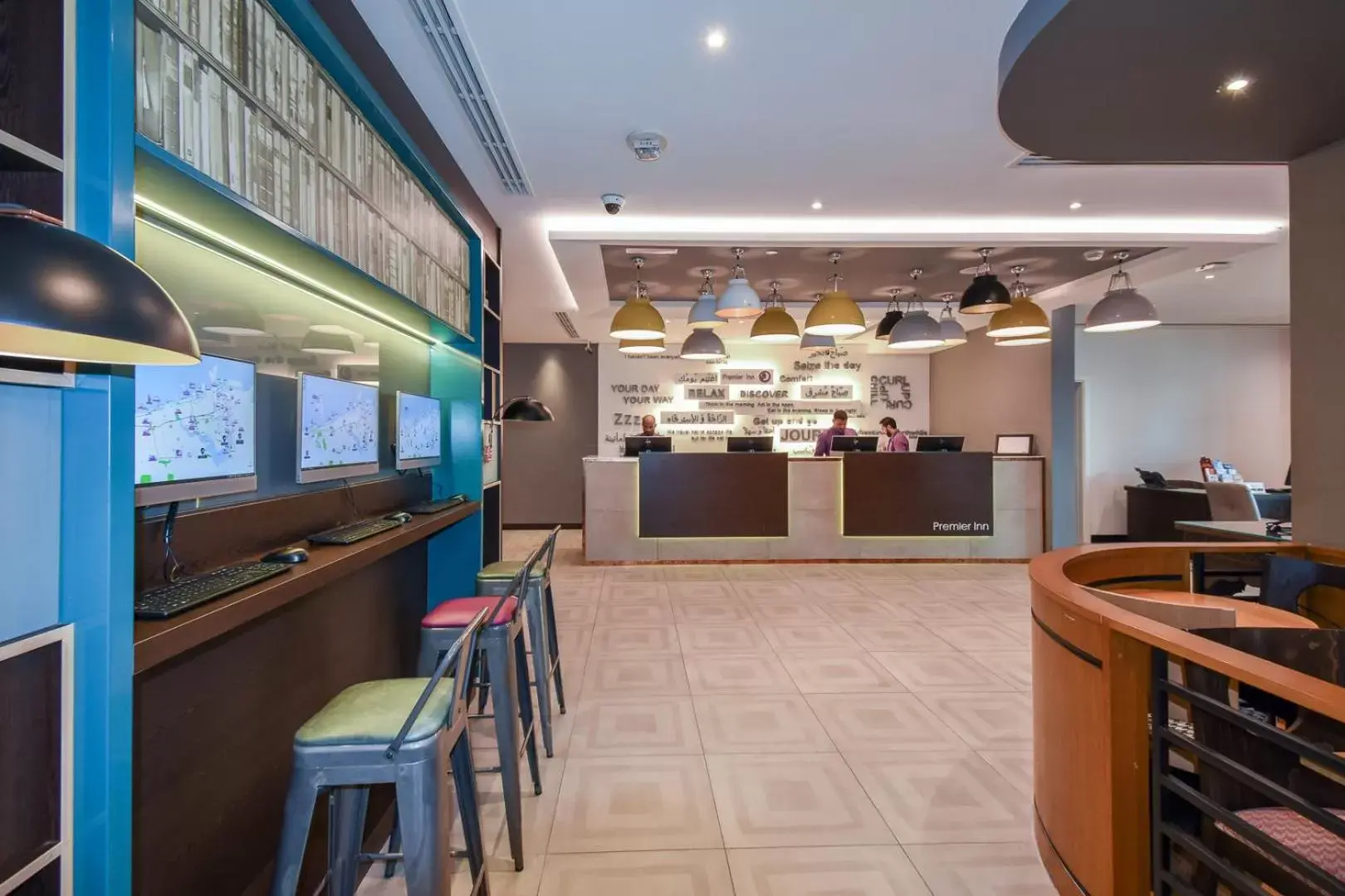 Lobby or reception, Kitchen/Kitchenette in Premier Inn Dubai International Airport
