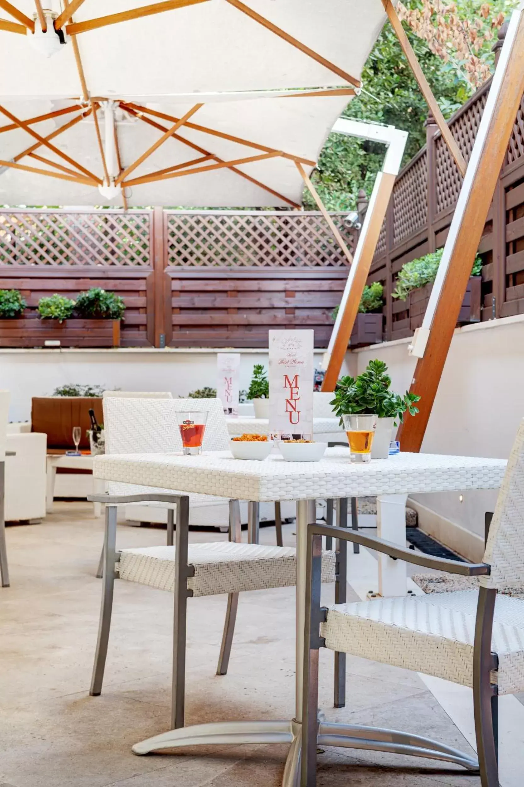 Patio, Restaurant/Places to Eat in Hotel Best Roma
