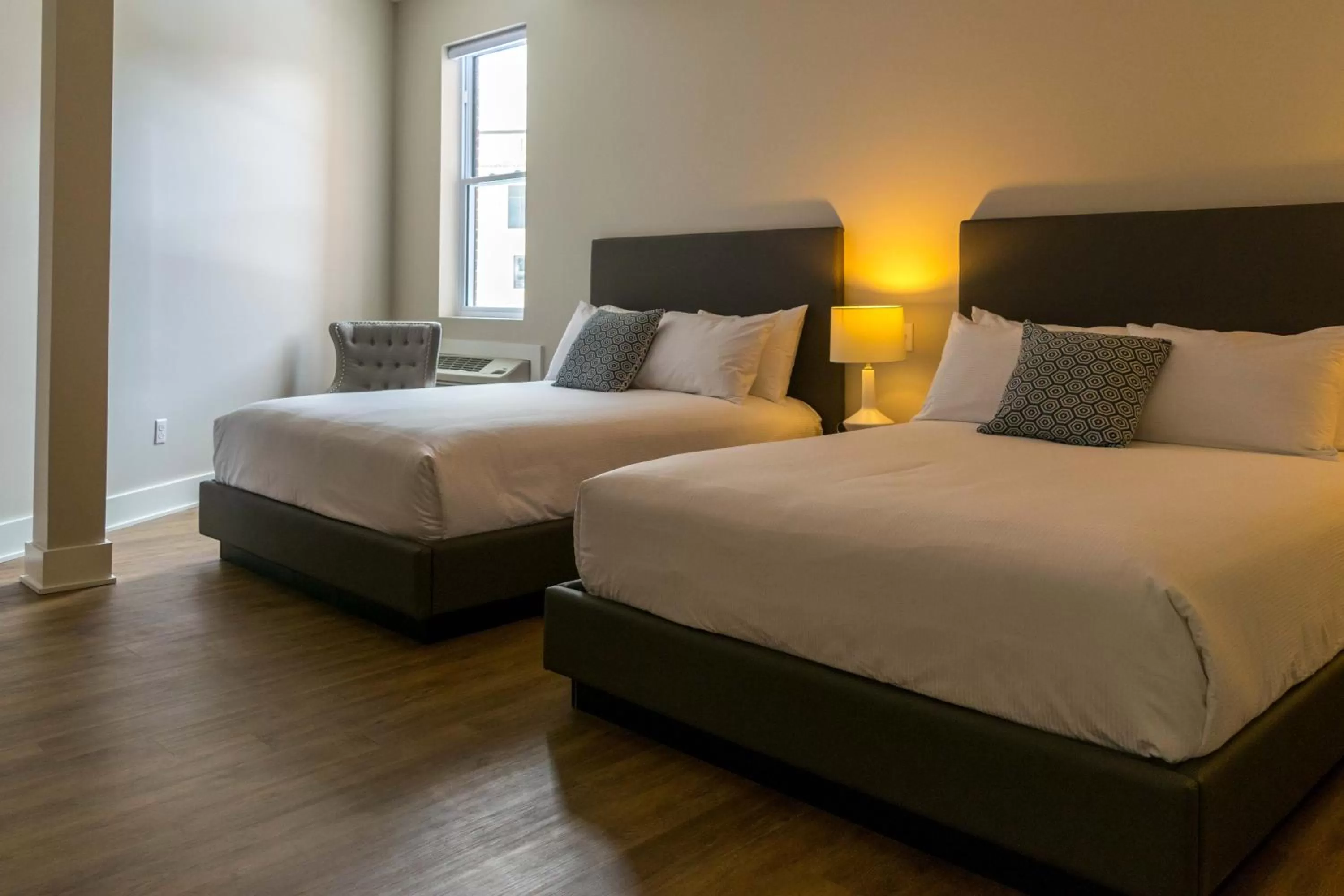 Bed in Lake Placid Inn: Main Street