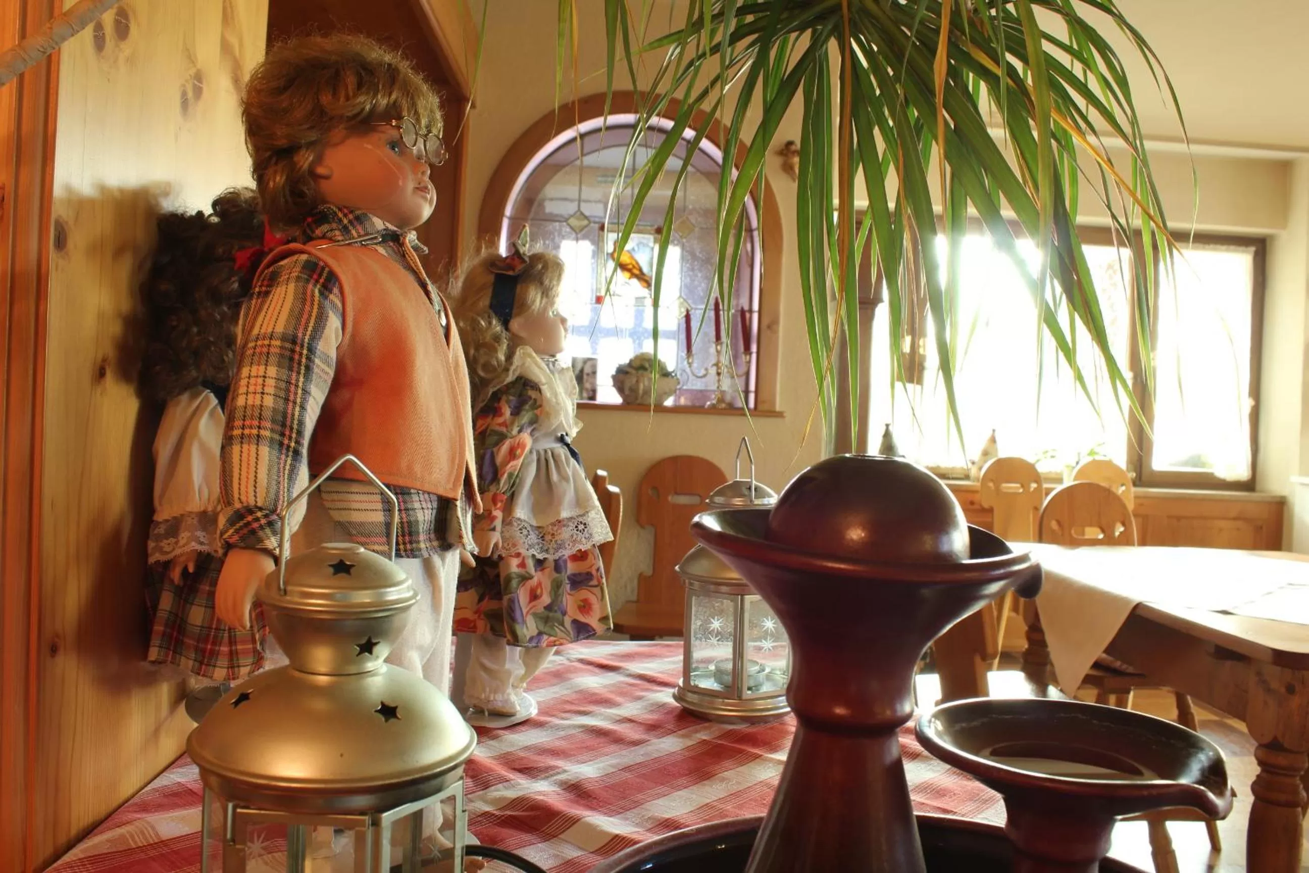 Decorative detail in Adler Post