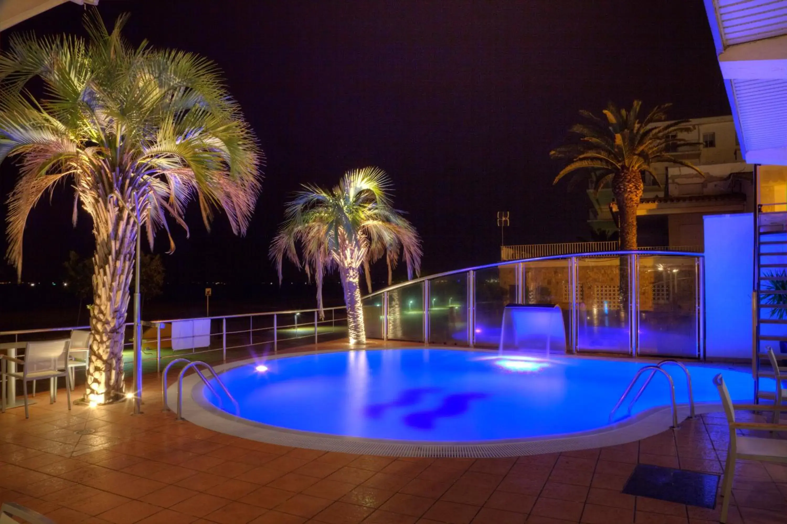 Swimming Pool in Hotel Maritim
