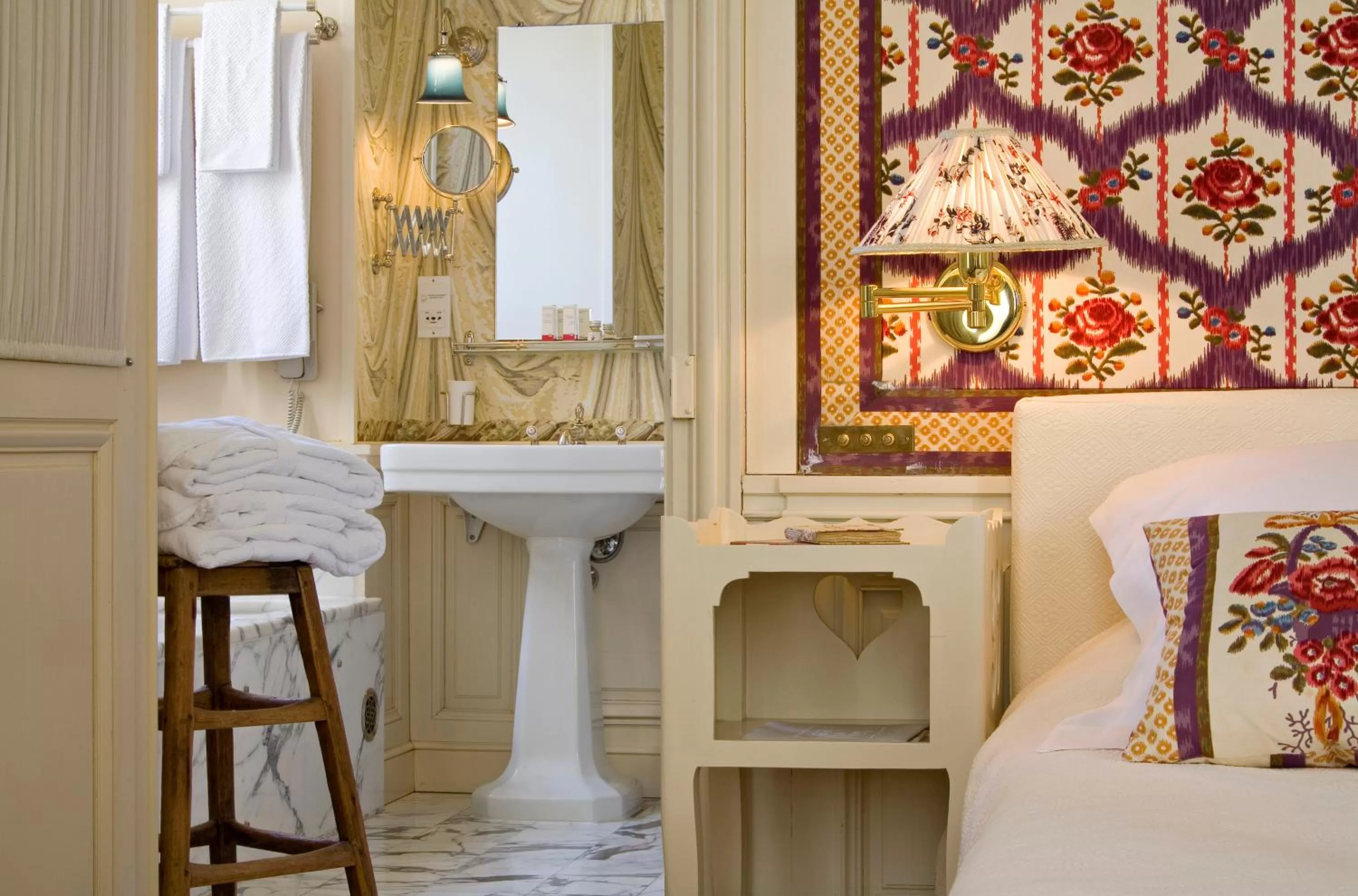 Bedroom, Bed in La Mirande