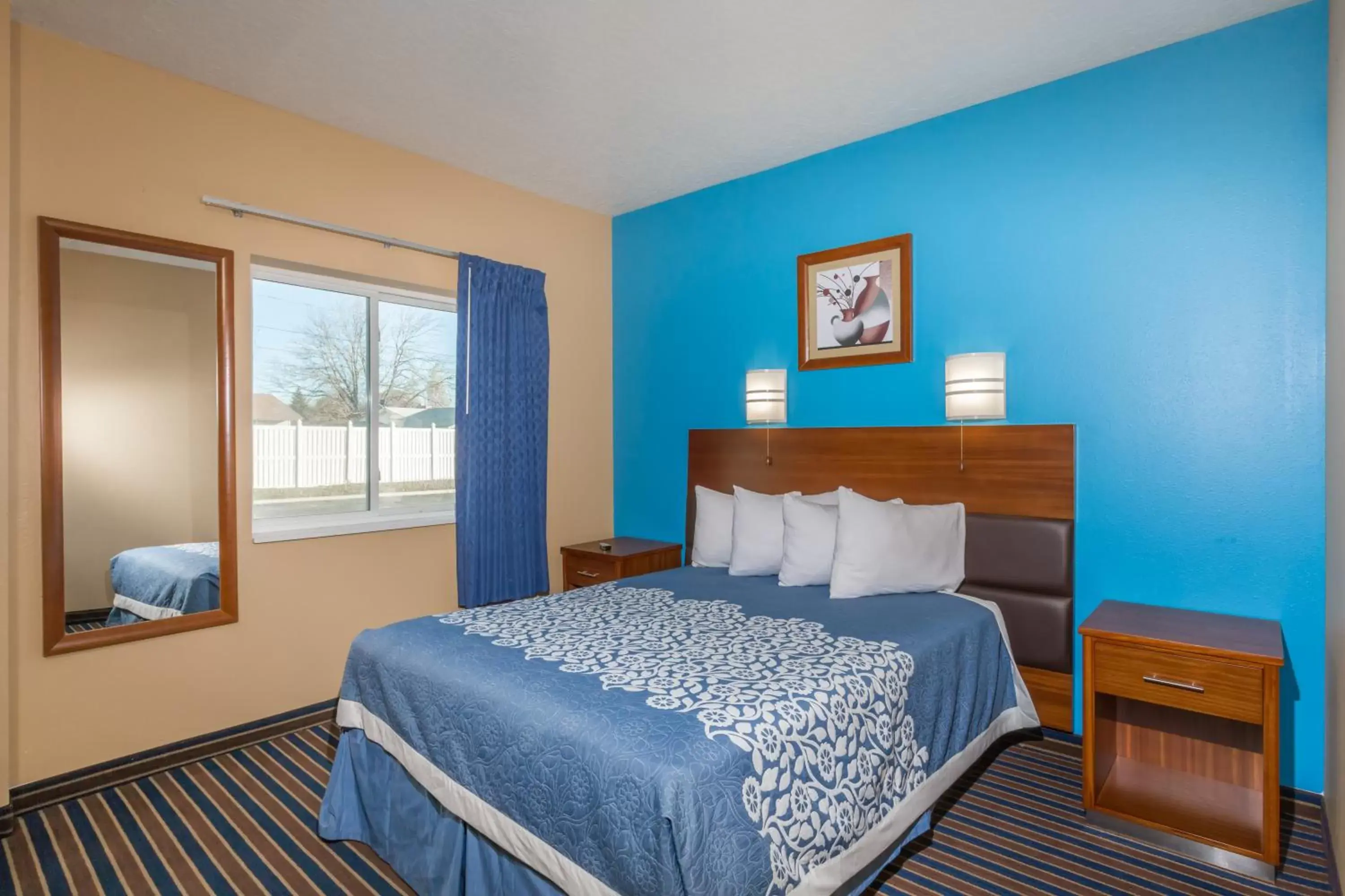 Photo of the whole room, Bed in Days Inn by Wyndham Vernal