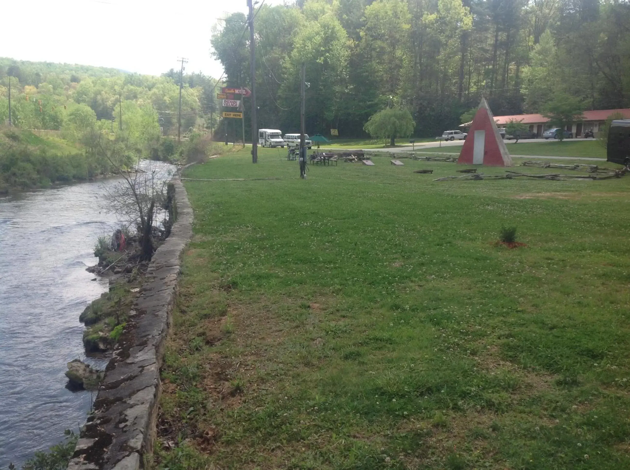 Property building in Qualla Cabins and Motel Cherokee near Casino