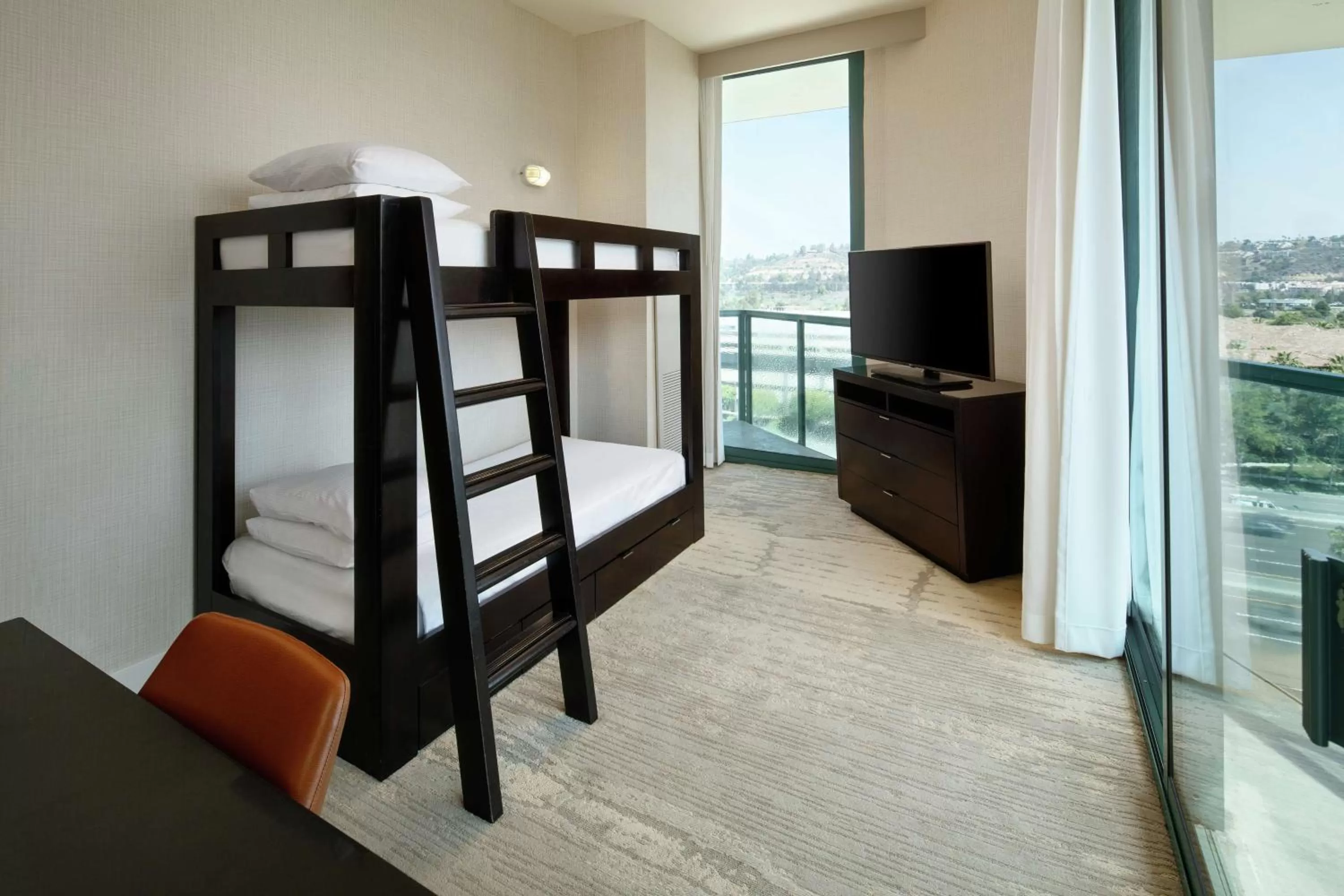 Bedroom, Bed in DoubleTree By Hilton San Diego Hotel Circle