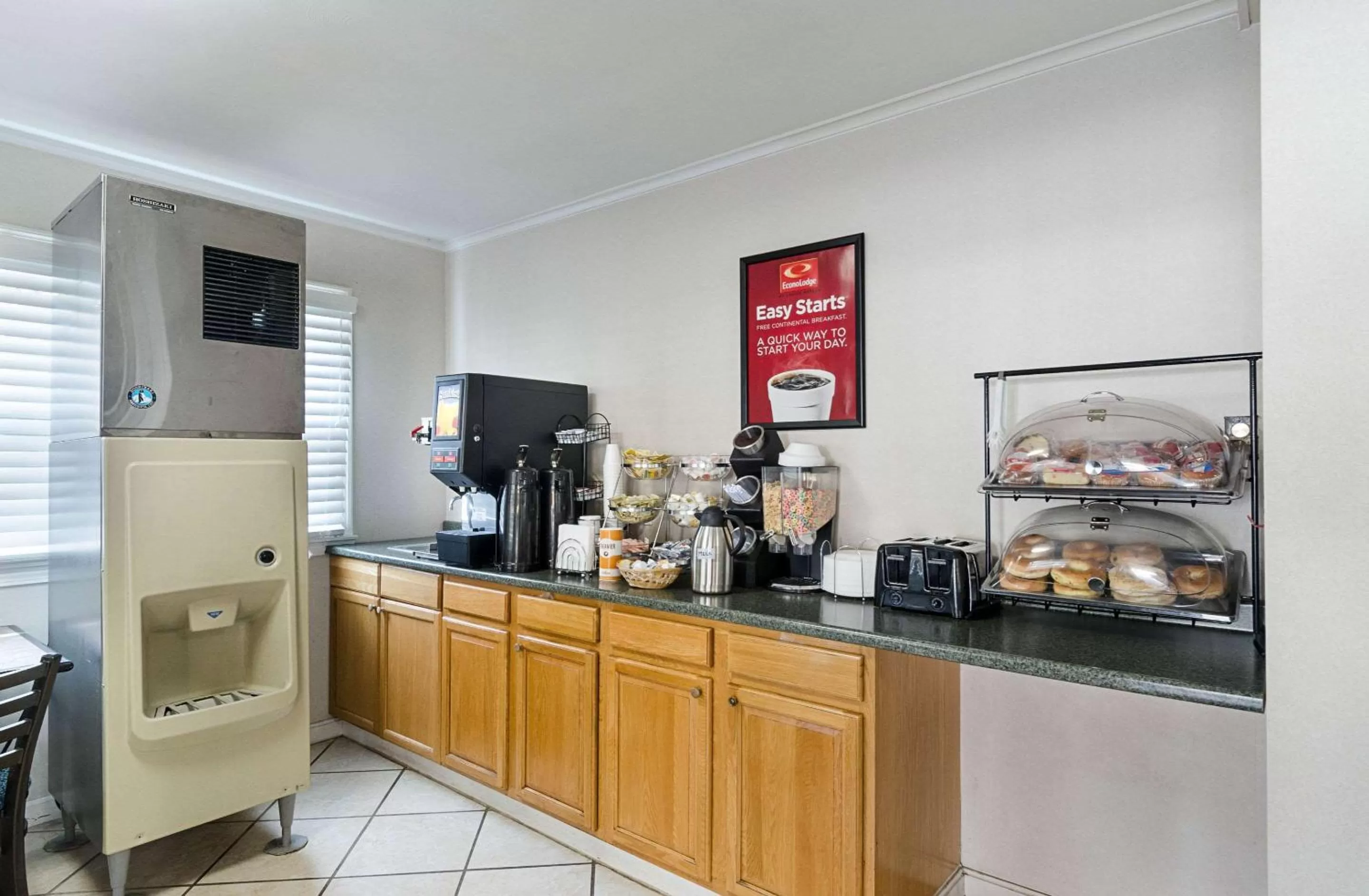 Restaurant/places to eat in Econo Lodge Sturbridge Route 20