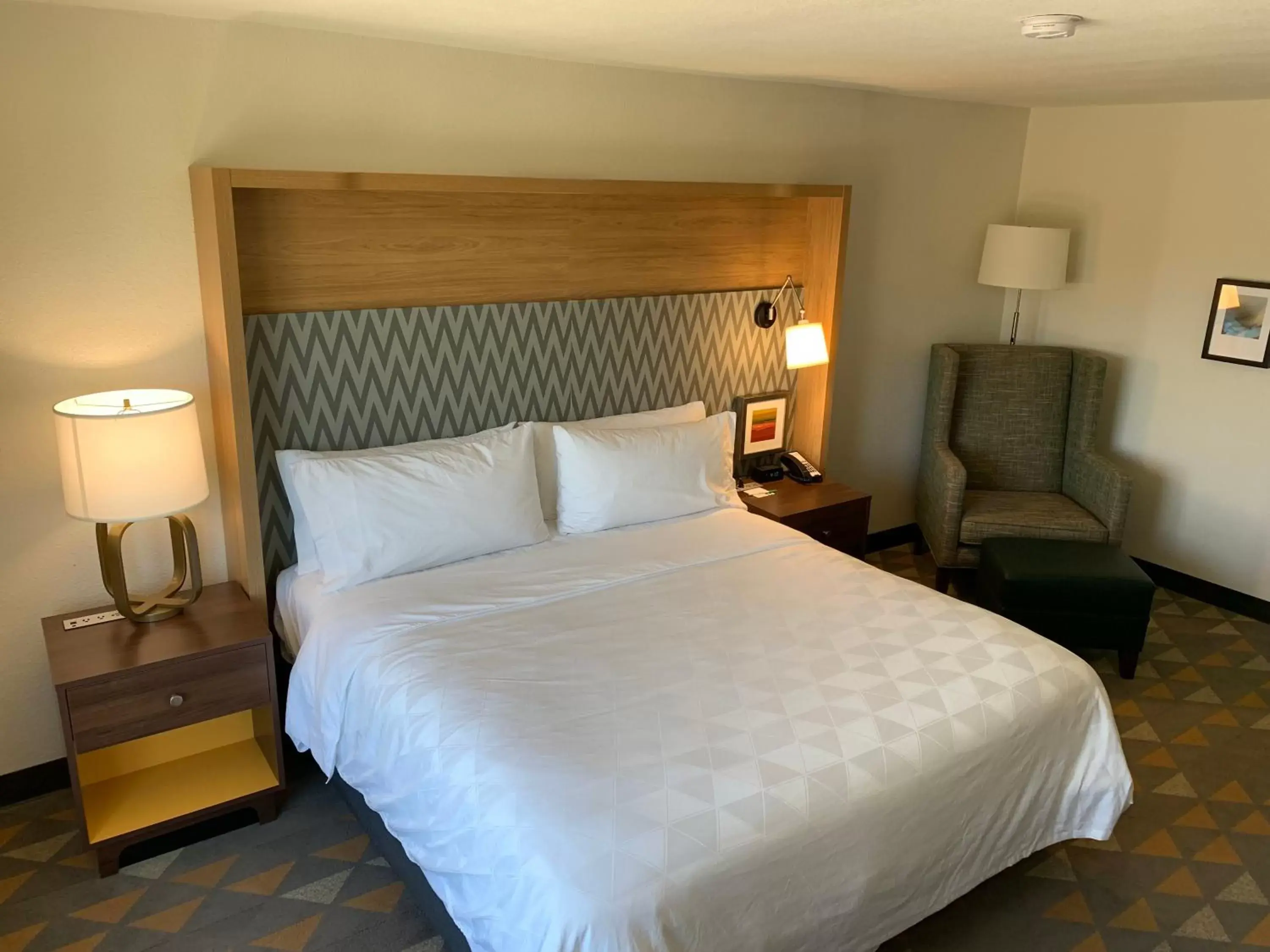 Photo of the whole room, Bed in Holiday Inn Baton Rouge-South, an IHG Hotel