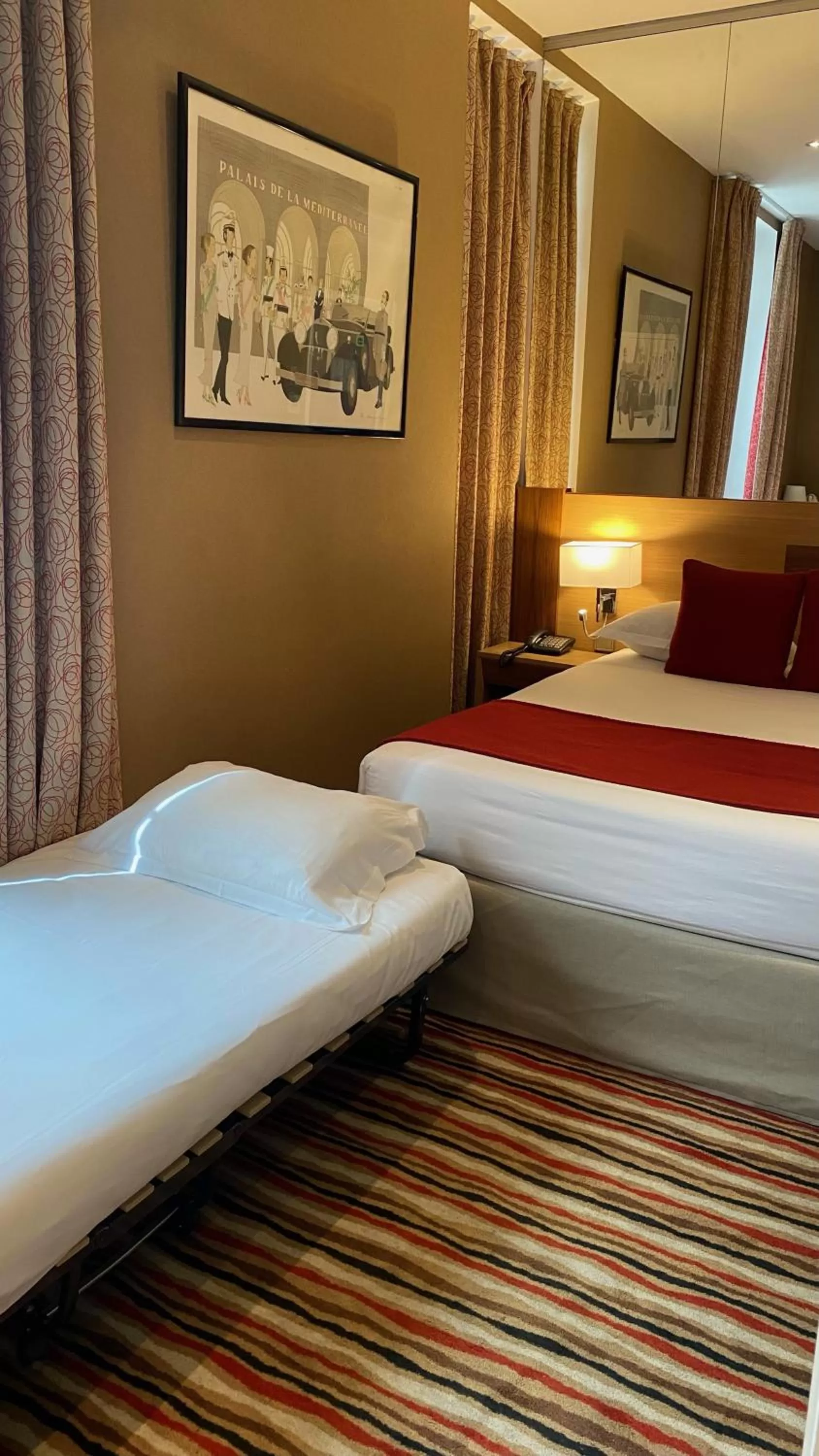 Bed in Hôtel Pavillon Bastille