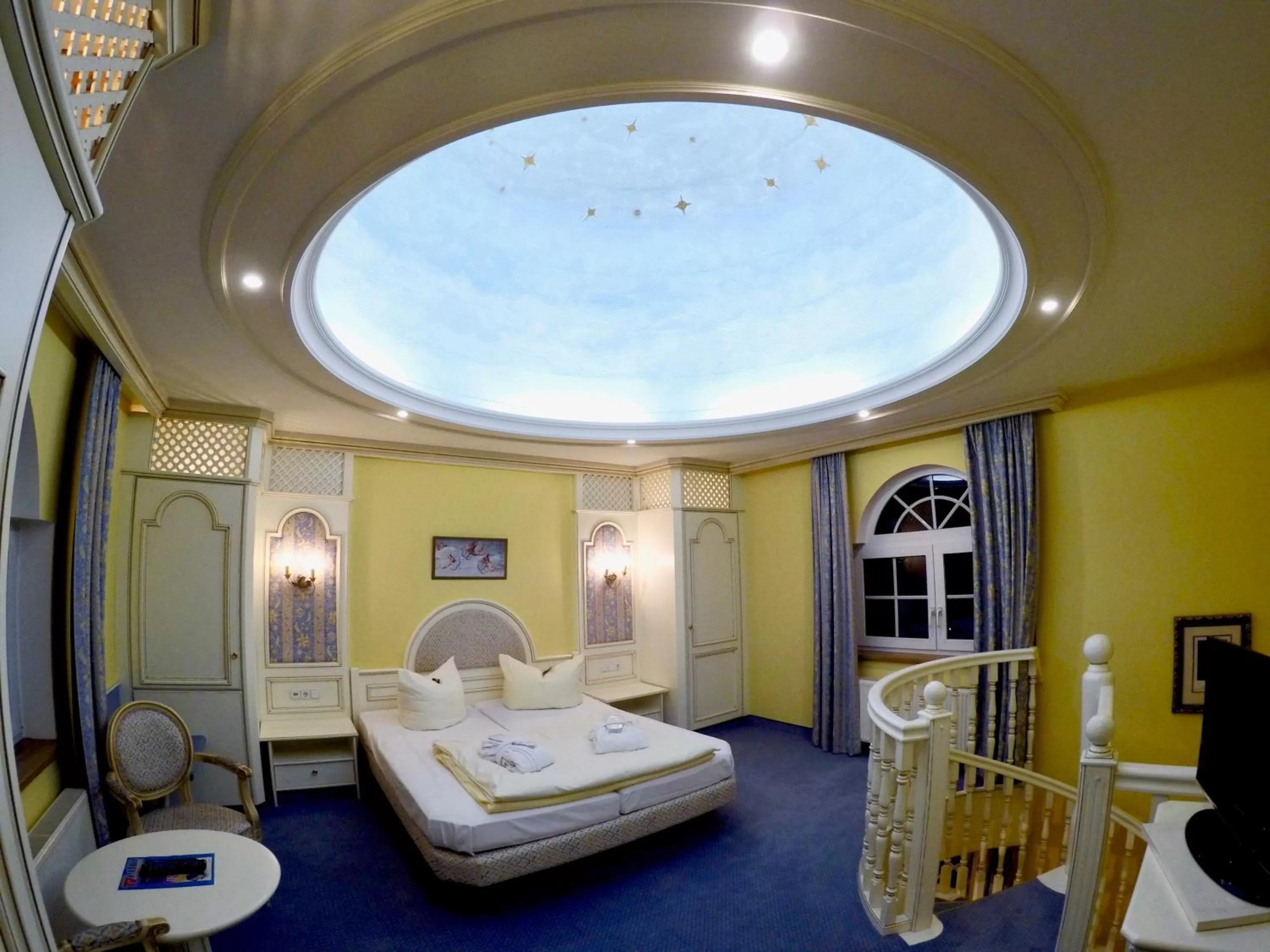 Decorative detail, Bed in Hotel Spanischer Hof