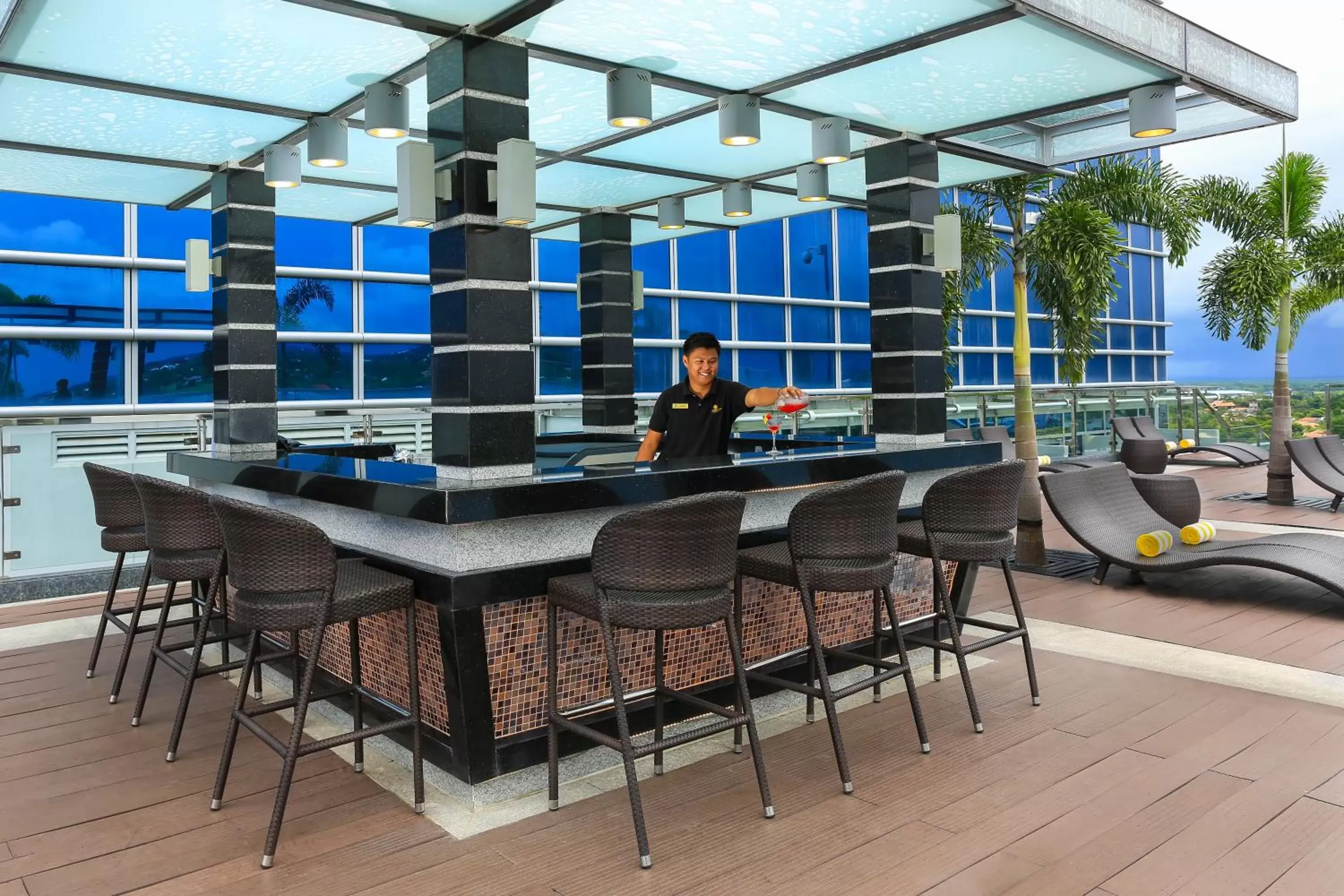 Lounge or bar in Richmonde Hotel Iloilo