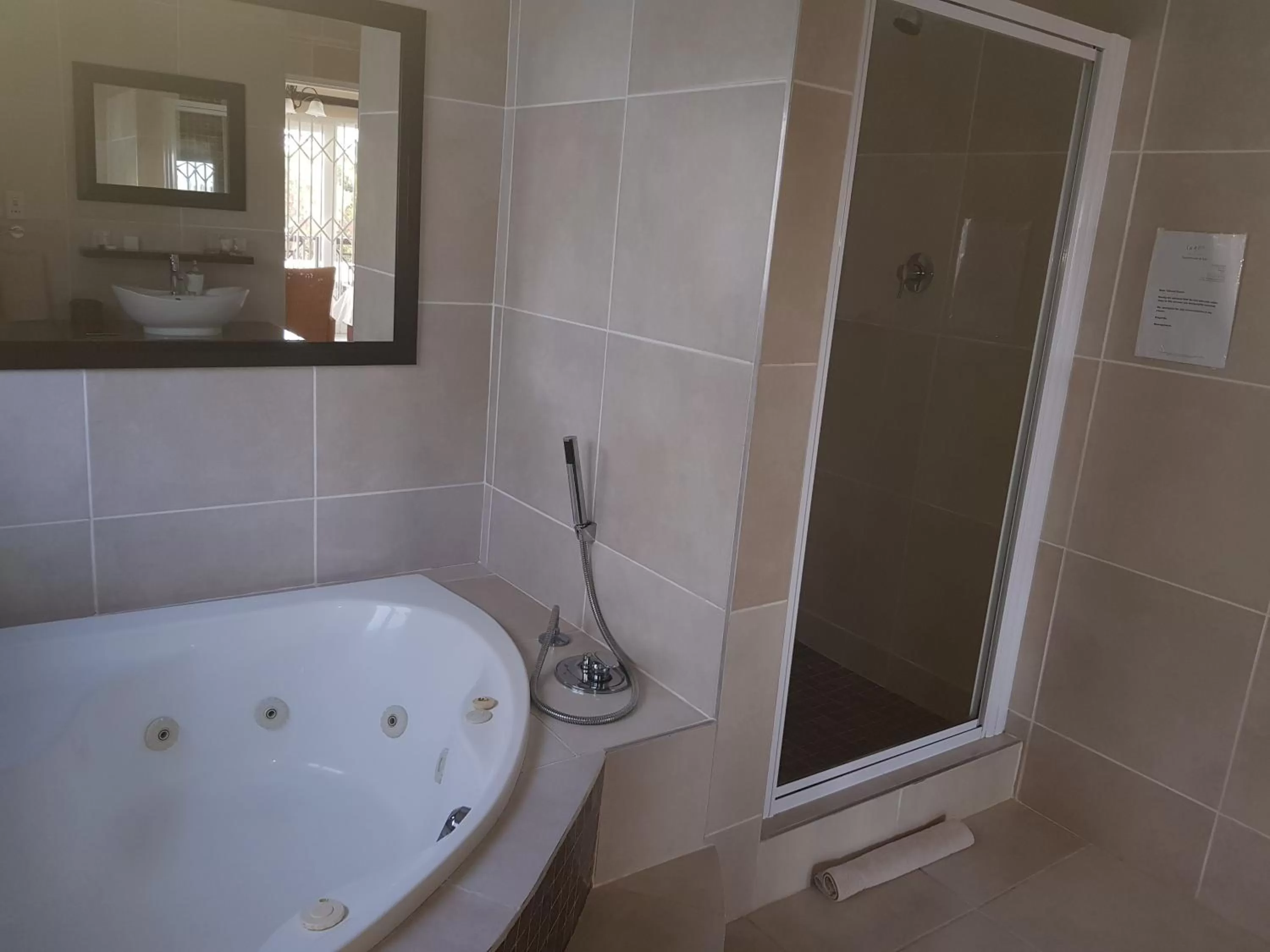 Ingwe Manor Guesthouse