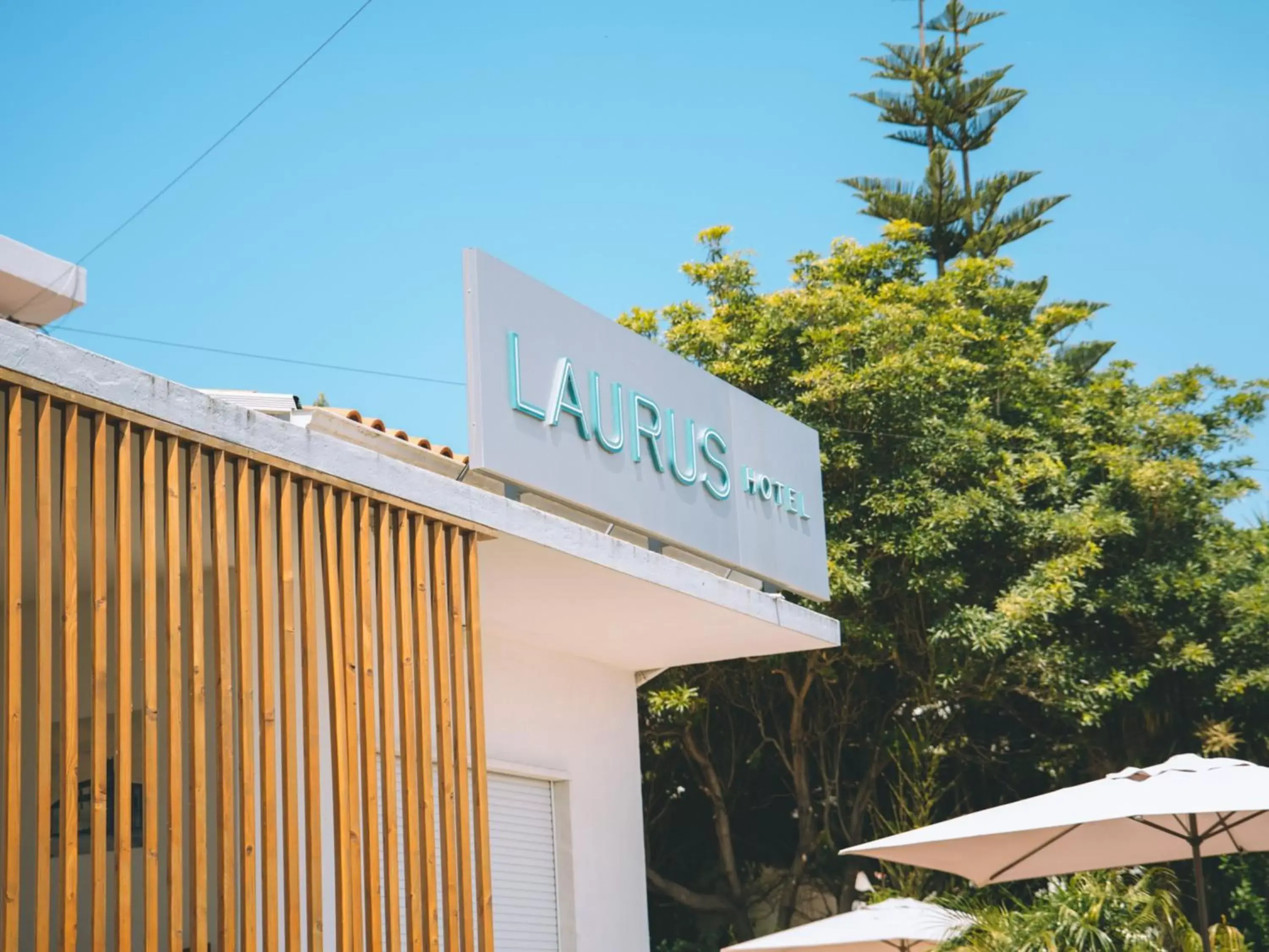 Facade/entrance in Laurus Hotel