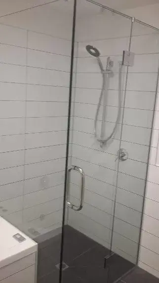Bathroom in Stopforths Motel