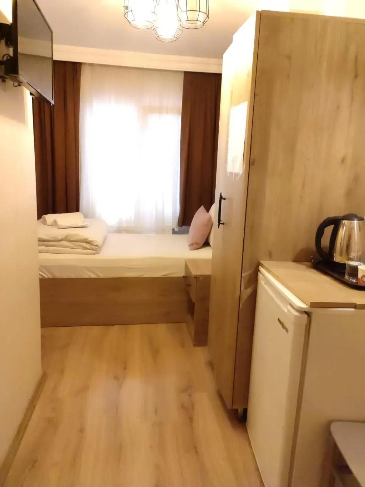 Bed, Bathroom in Grey House Hotel
