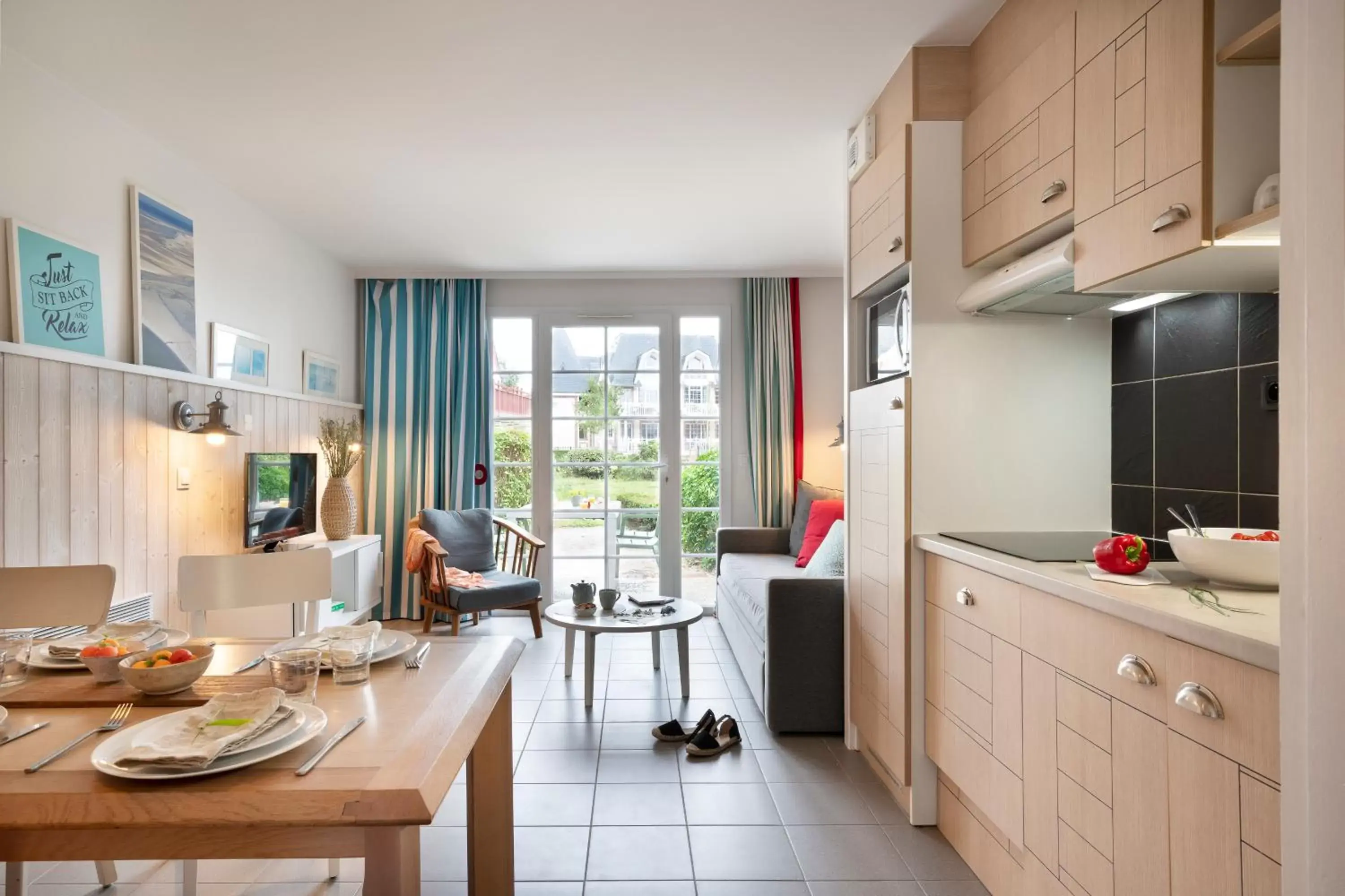 TV and multimedia, Kitchen/Kitchenette in Pierre & Vacances Premium Résidence de la Plage