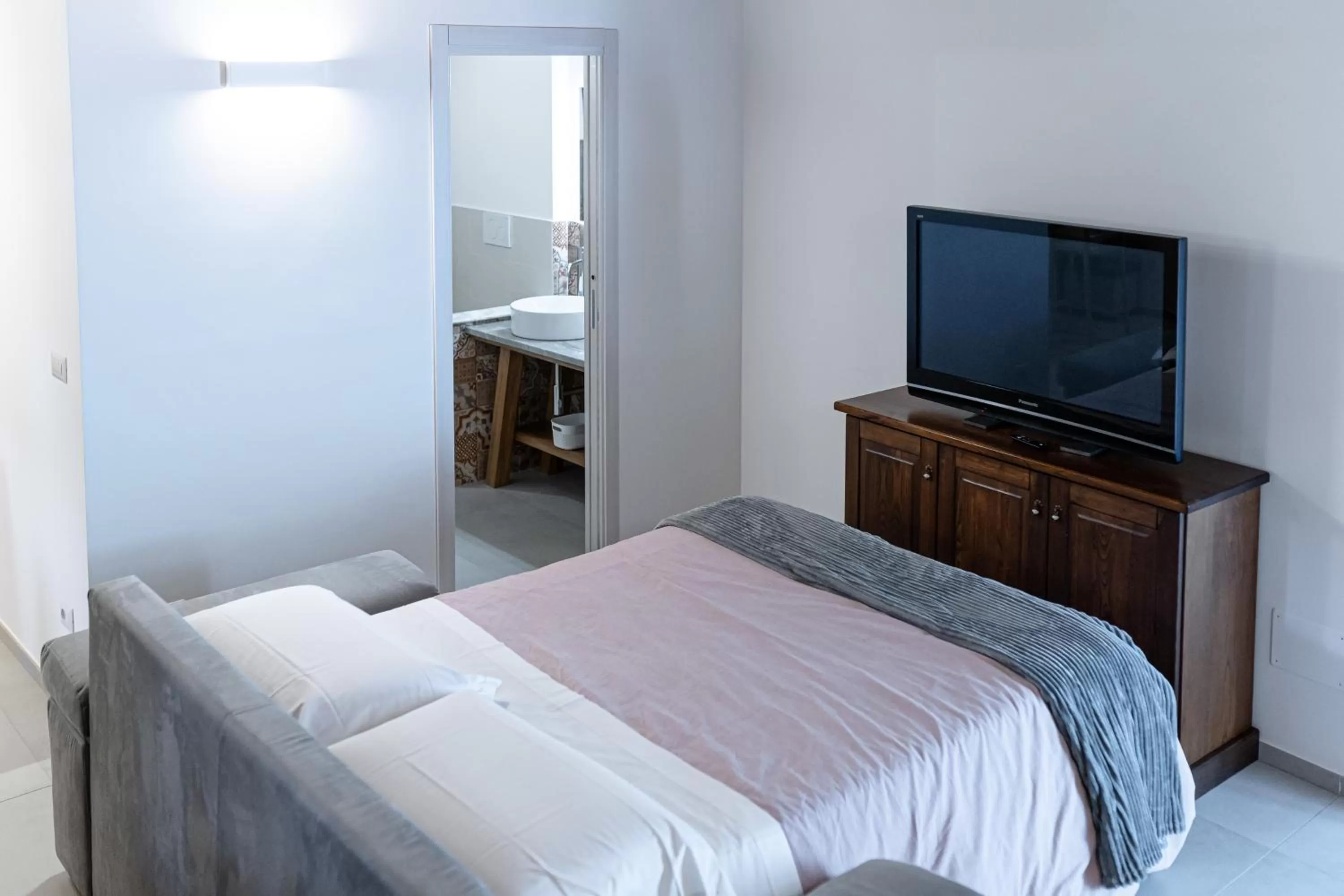 Photo of the whole room, Bed in La Dimora del Principe