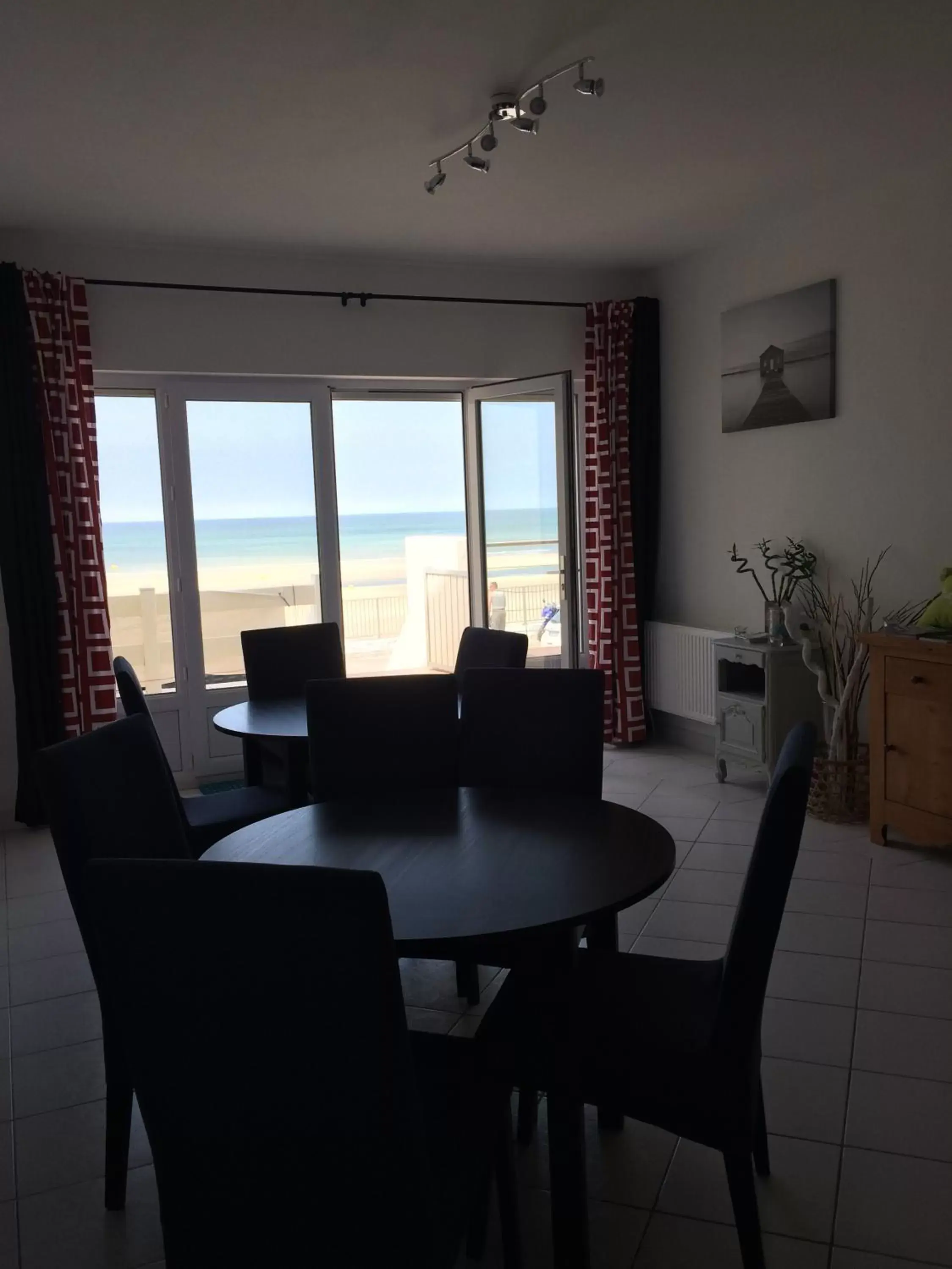 Balcony/Terrace, Dining Area in Les Chambres d'Hôtes de la Mer