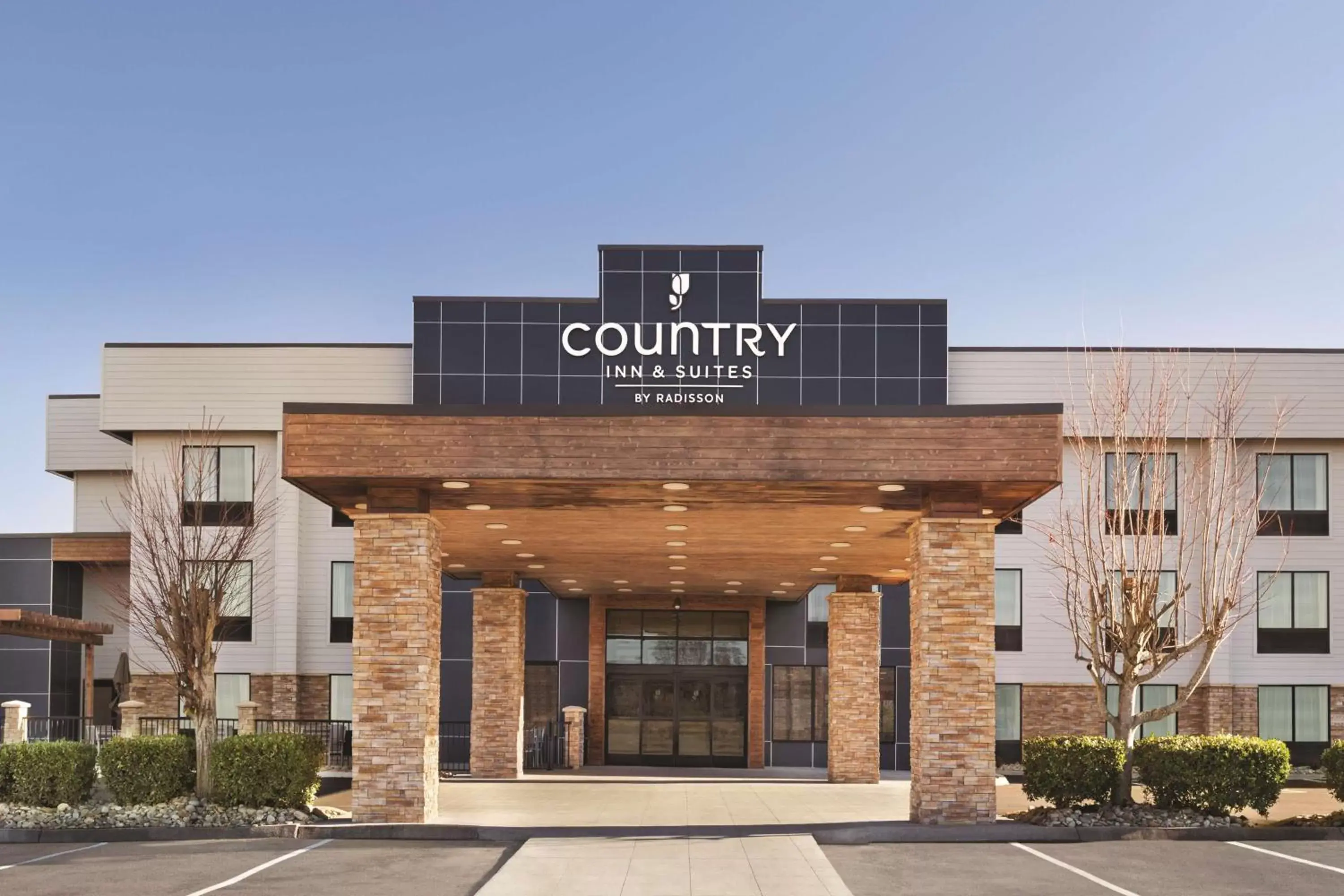 Property building in Country Inn & Suites by Radisson, Sevierville Kodak, TN