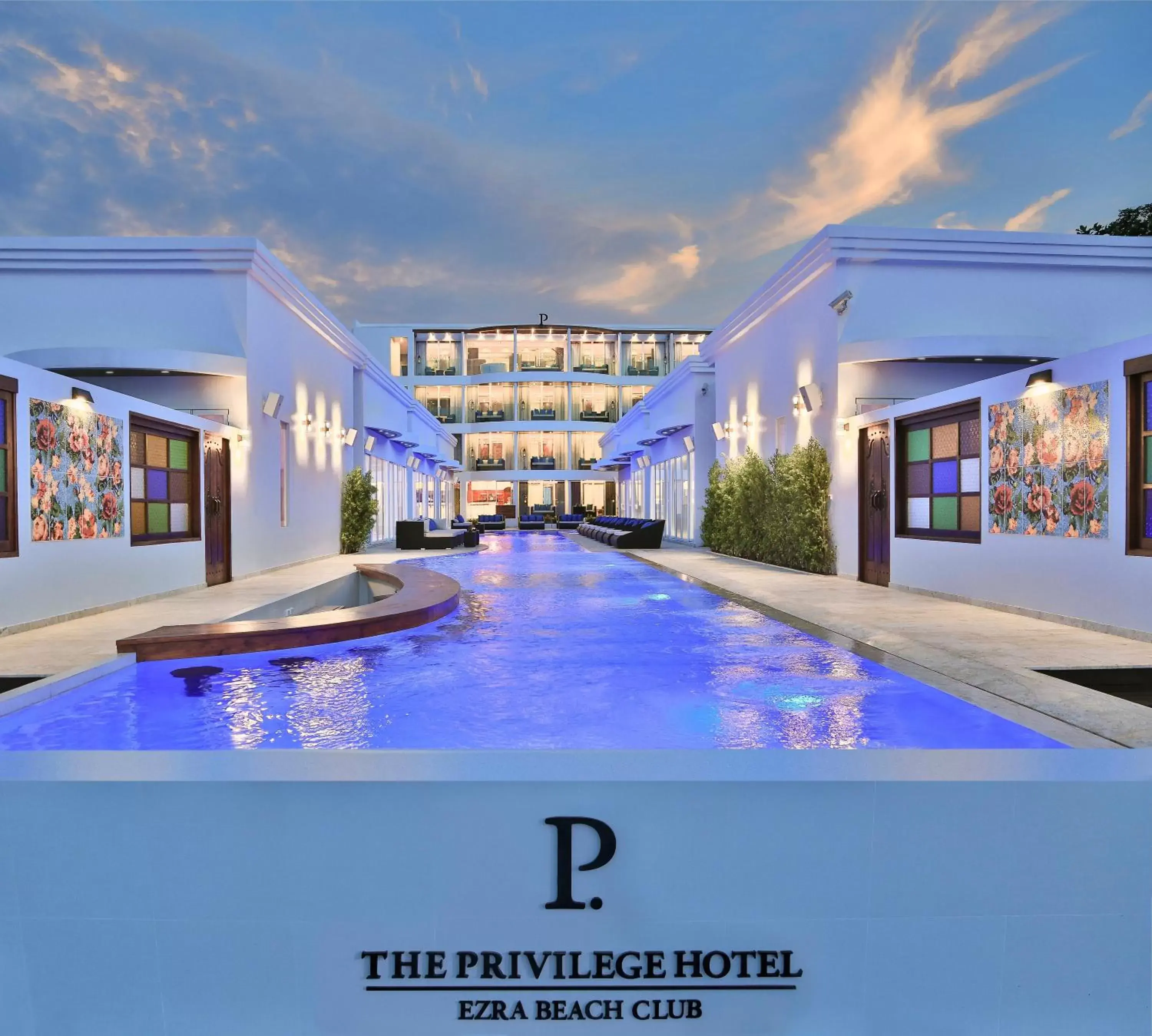 Swimming pool in The Privilege Hotel Ezra Beach Club Swimming pool in The Privilege Hotel Ezra Beach Club