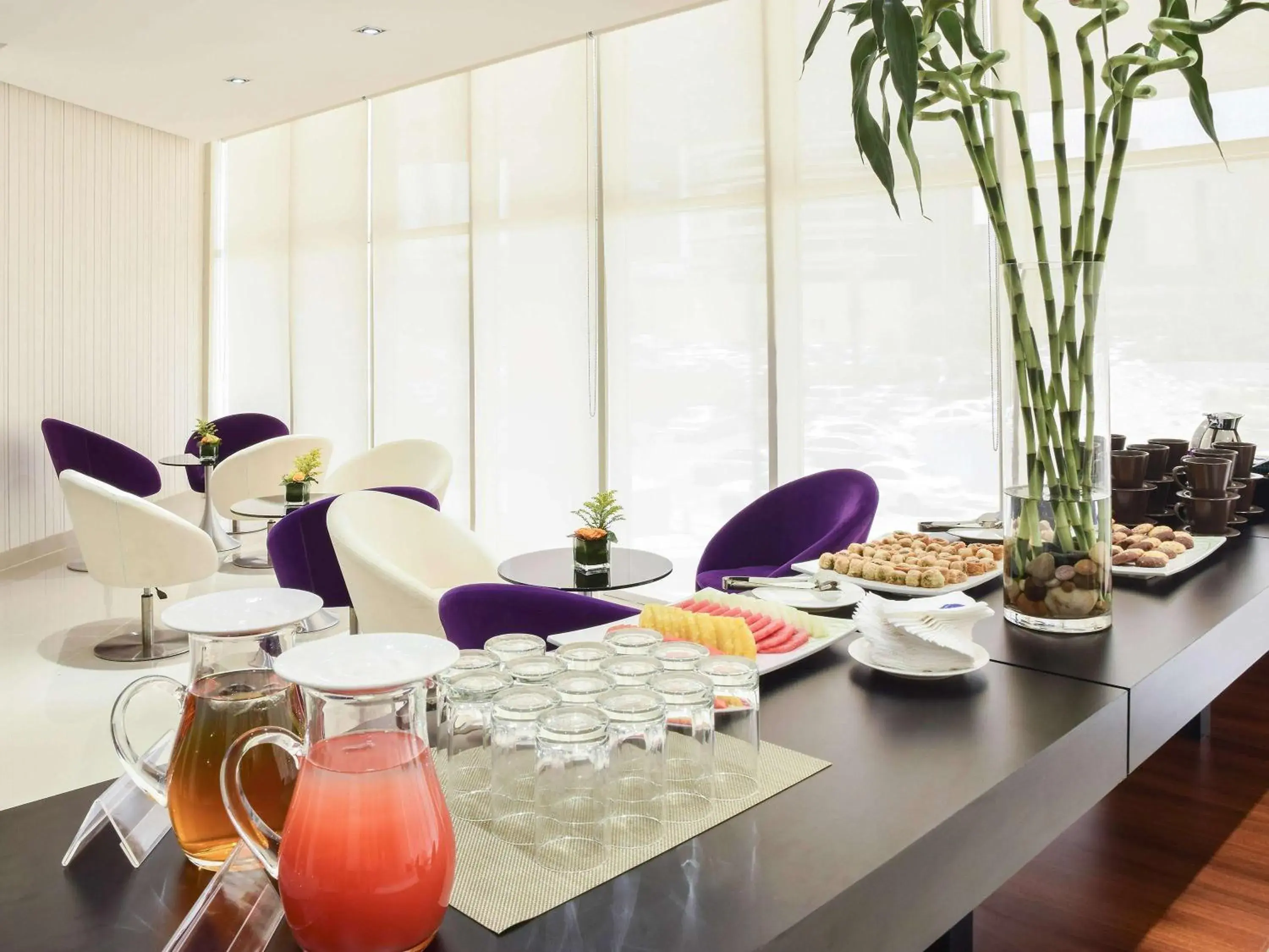 Meeting/conference room, Restaurant/Places to Eat in Novotel Suites Riyadh Dyar