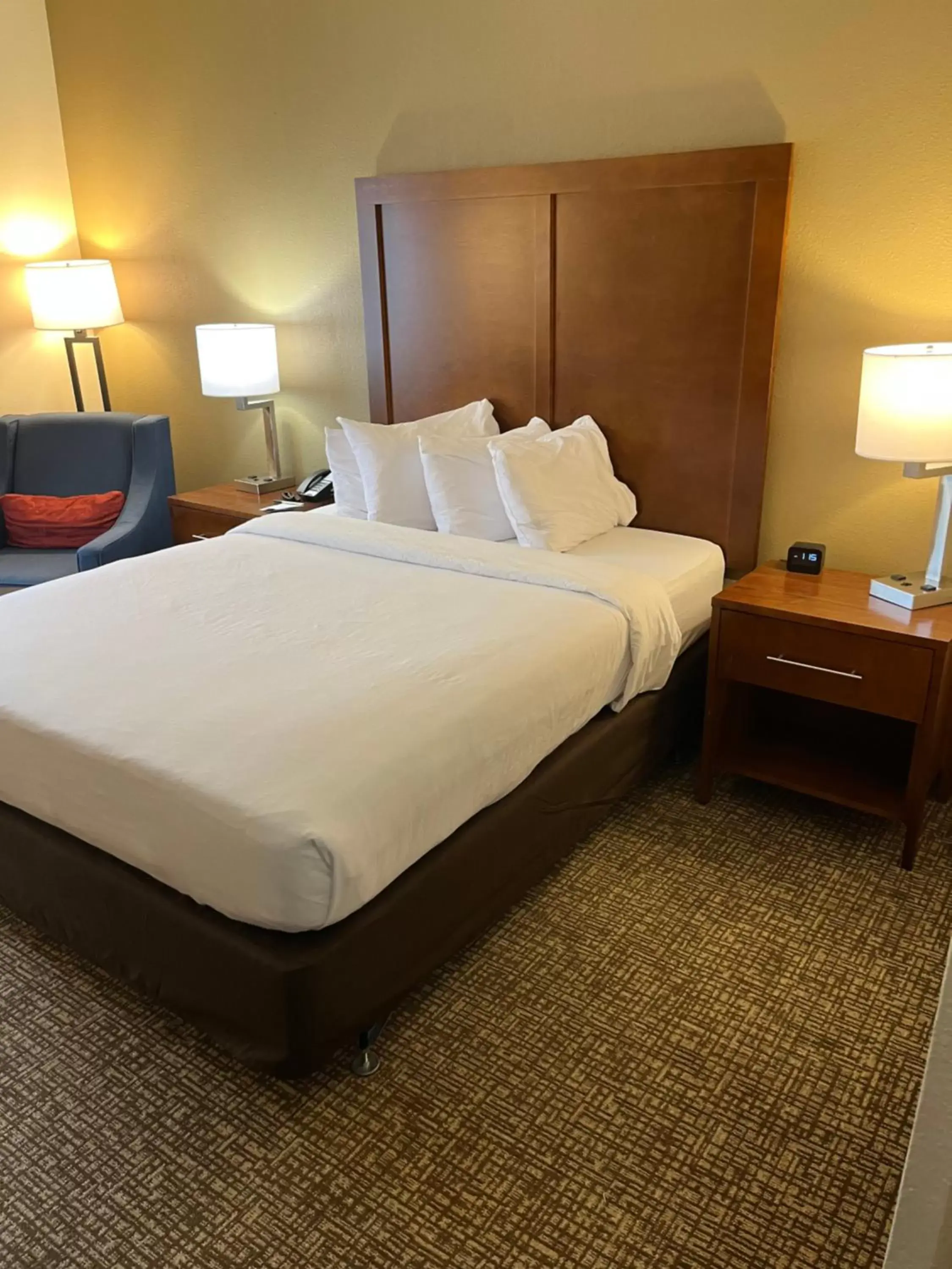 Bed in Wingate by Wyndham Pittsburgh West Mifflin Bed in Wingate by Wyndham Pittsburgh West Mifflin