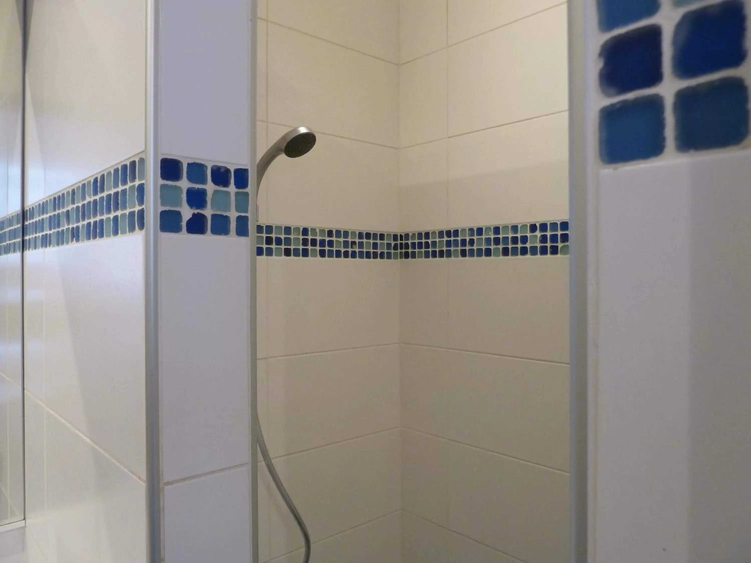 Double Room with Pool View in B&B "Clos Feuillat" Double Room with Pool View in B&B "Clos Feuillat"