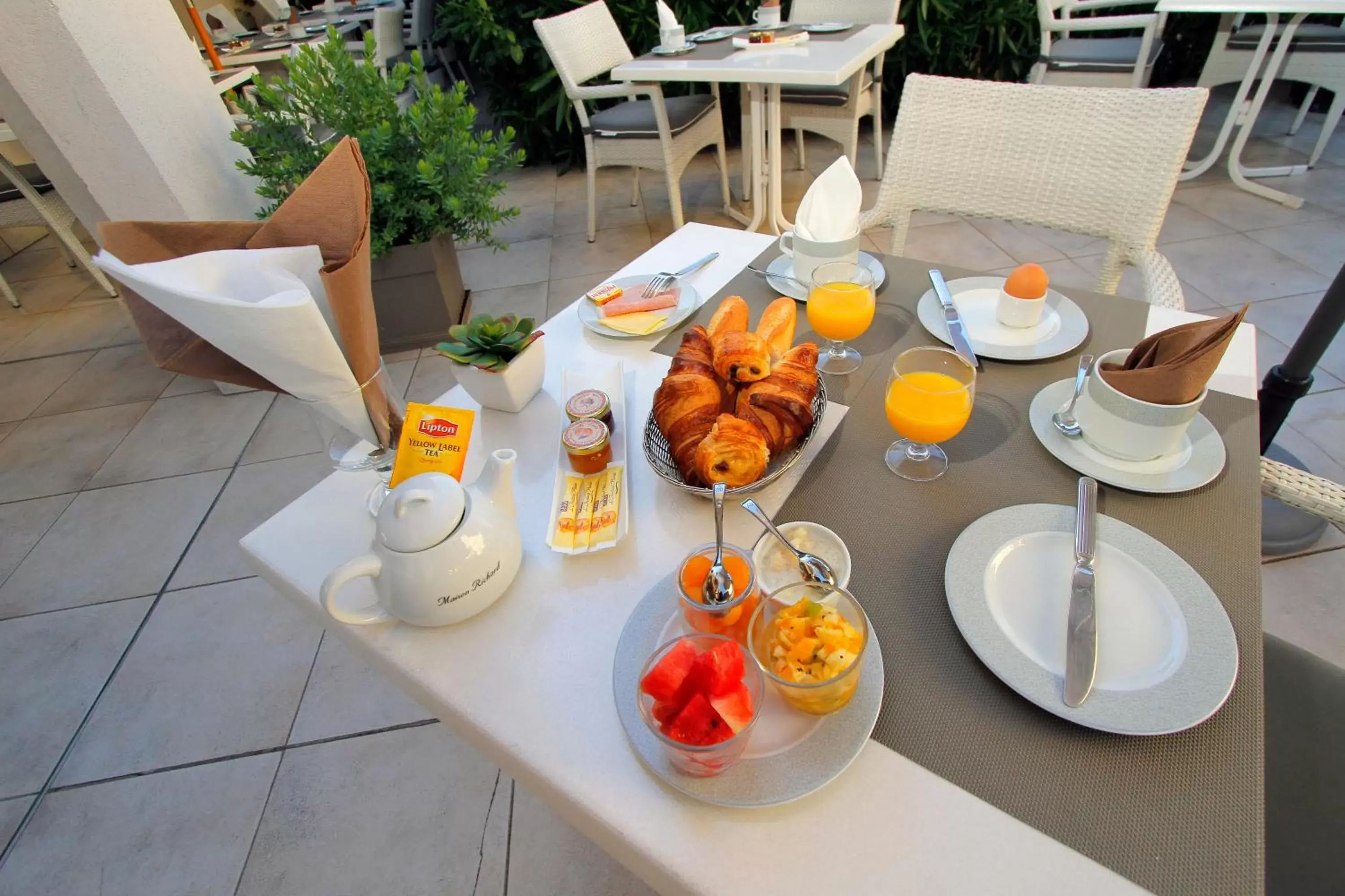 Balcony/Terrace in Le Petit Prince