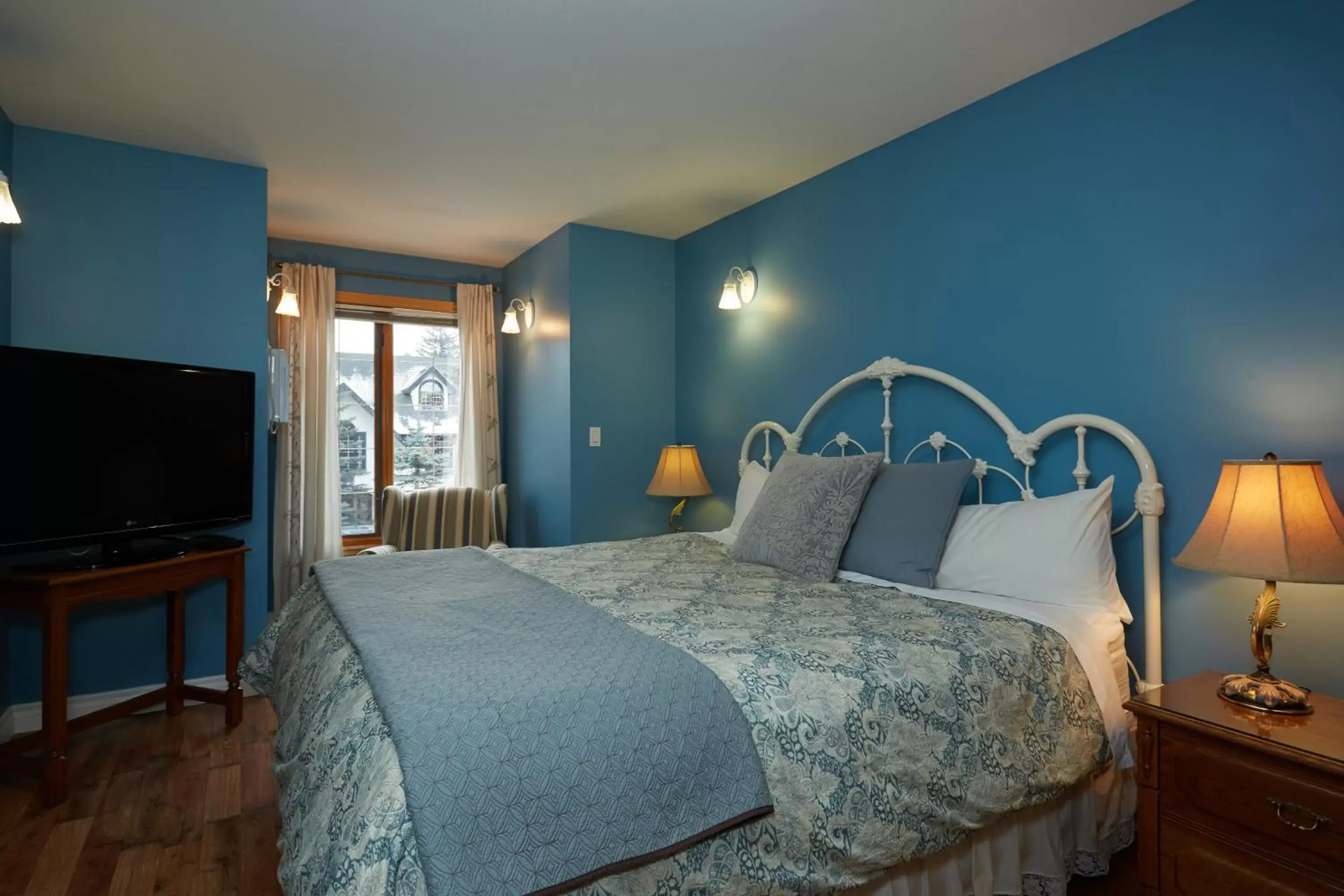 Bedroom, Bed in Lady MacDonald Country Inn