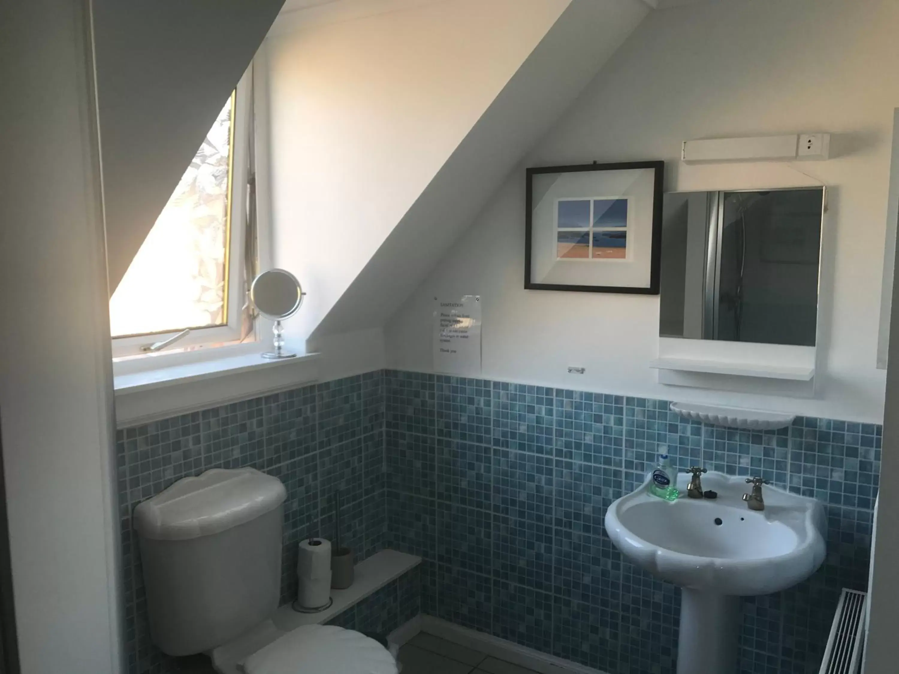 Property building, Bathroom in Strathallan B&B