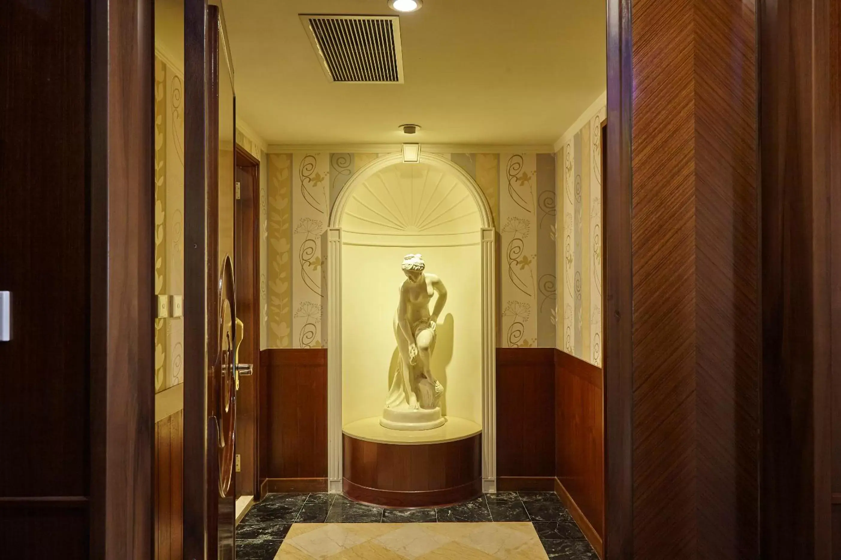 Facade/entrance in Rido Hotel