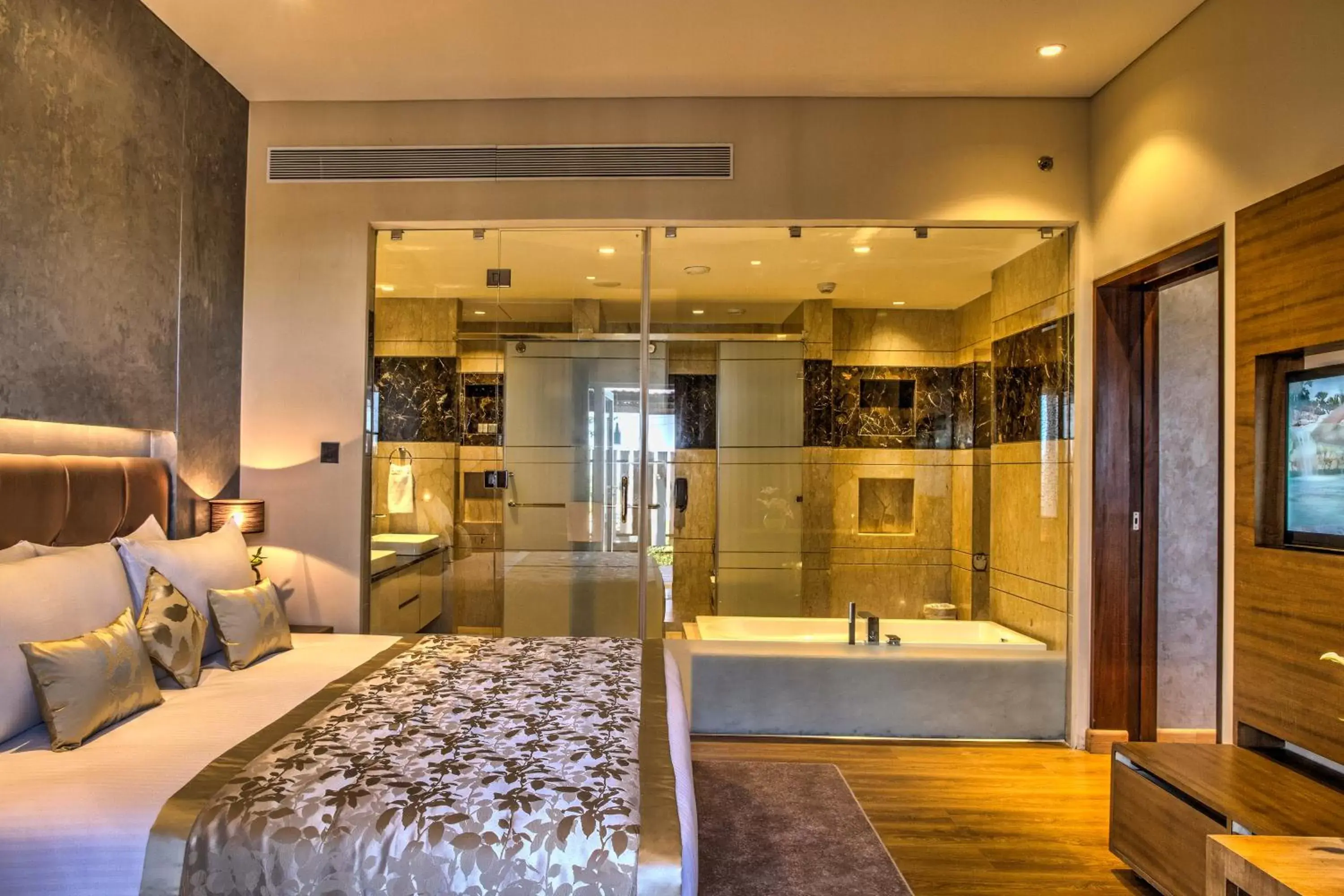 Photo of the whole room, Bed in Gateway Nashik Photo of the whole room, Bed in Gateway Nashik