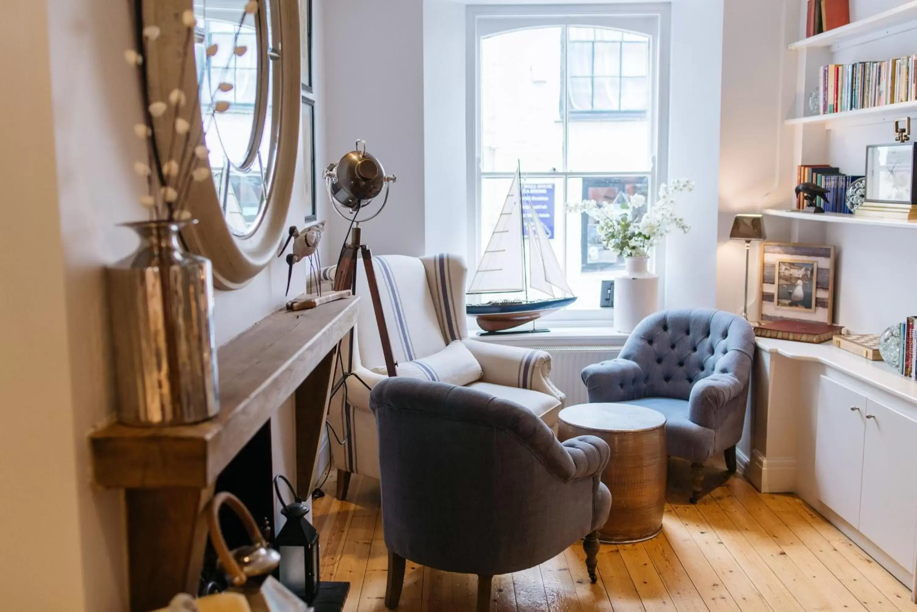 Communal lounge/ TV room, Seating Area in The Old Quay House Hotel