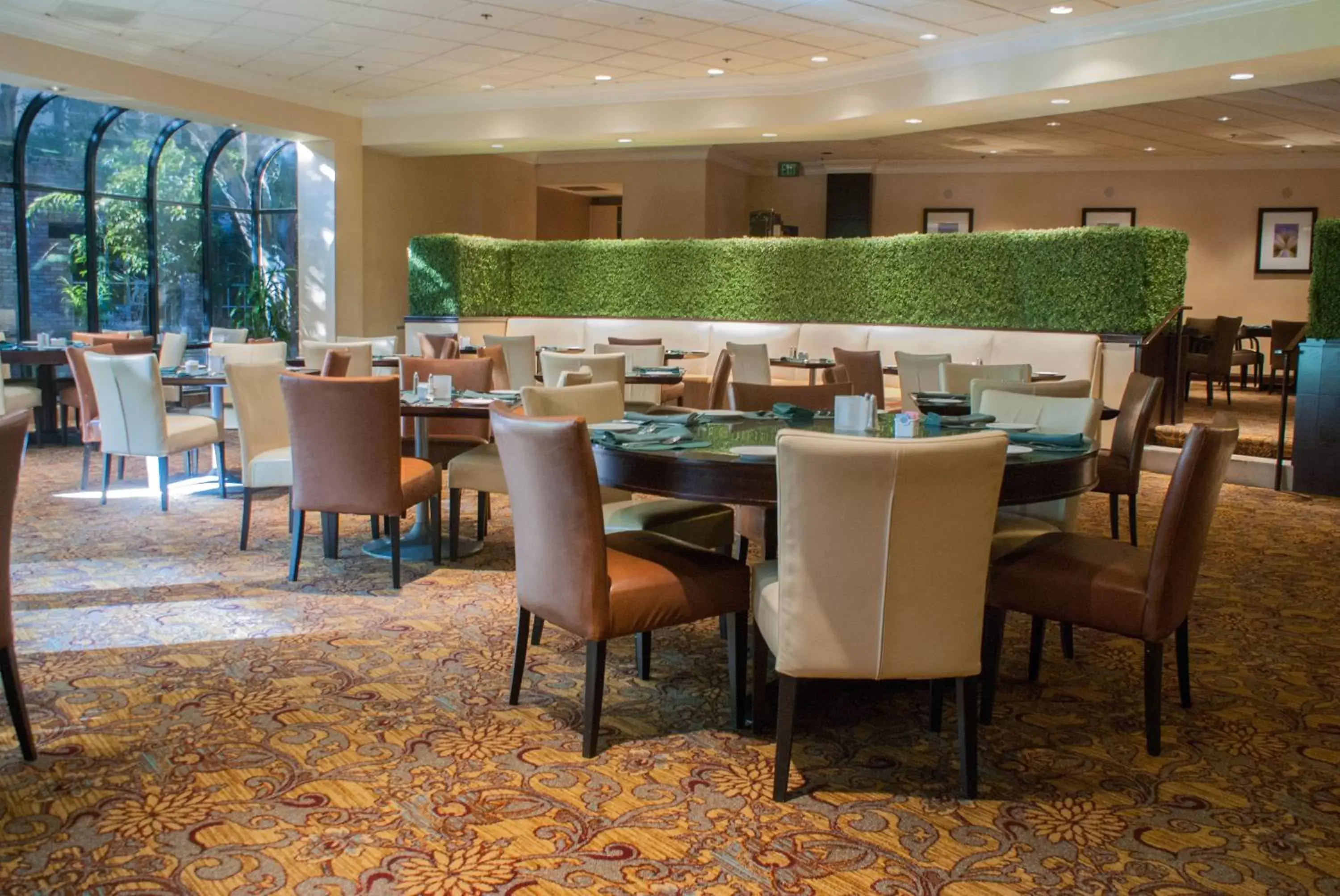 Restaurant/places to eat in Anaheim Majestic Garden Hotel Restaurant/places to eat in Anaheim Majestic Garden Hotel