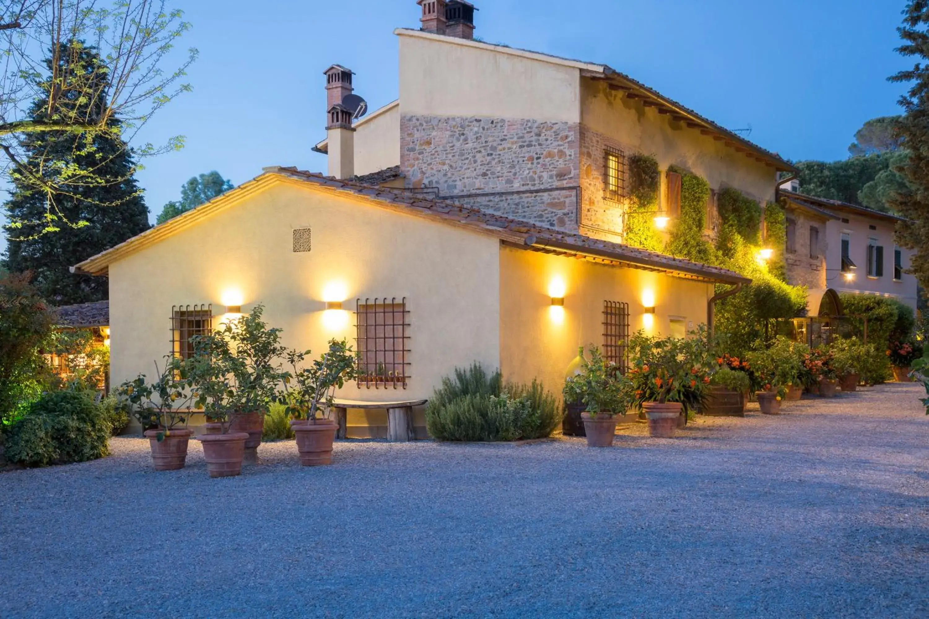 Facade/entrance, Property Building in Borgo San Benedetto