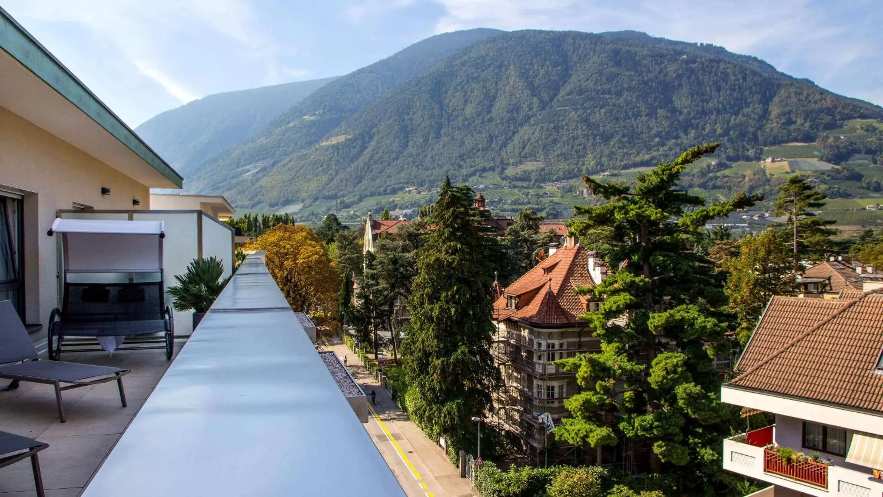 Balcony/Terrace, Mountain View in City Hotel Merano