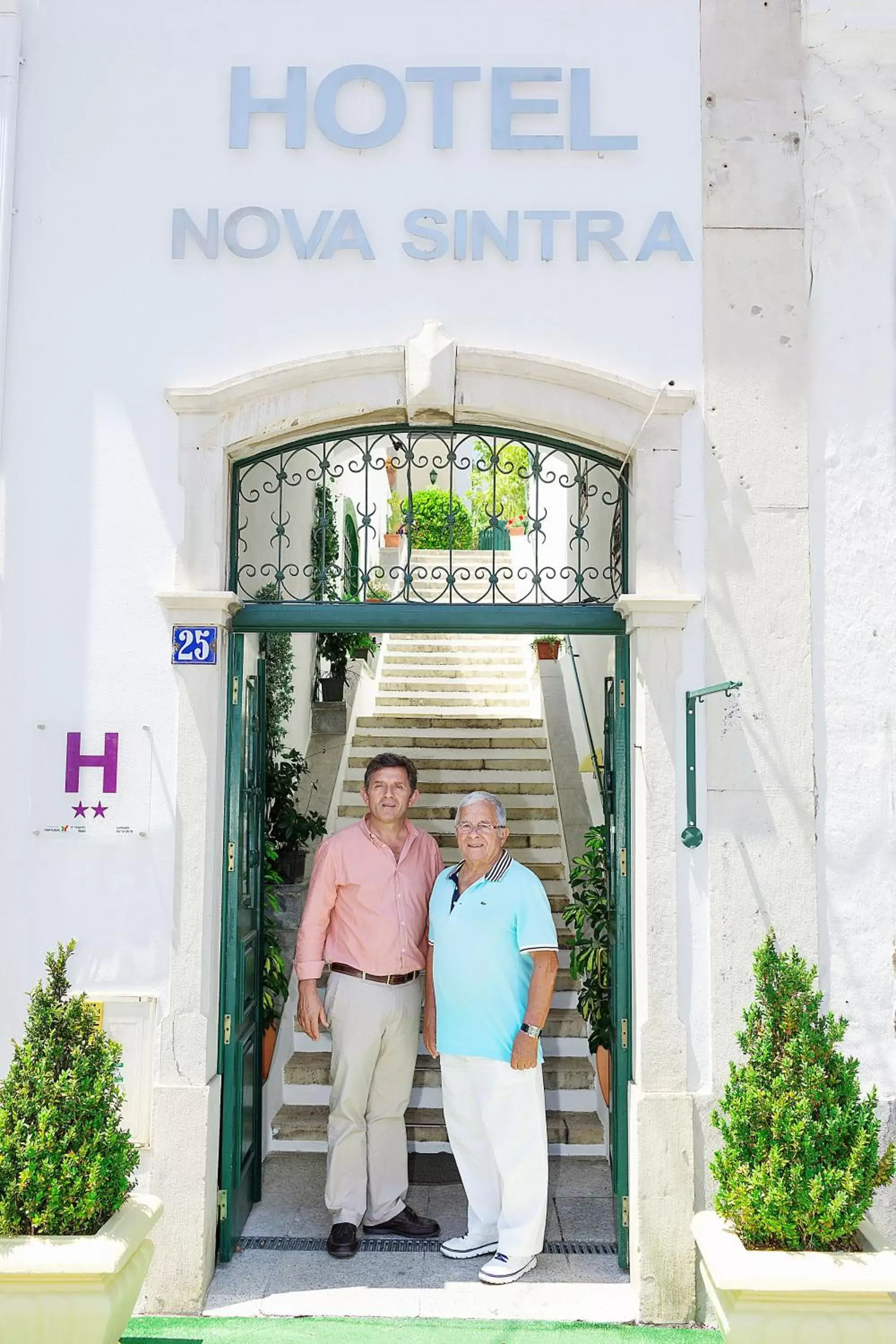 Facade/entrance in Hotel Nova Sintra
