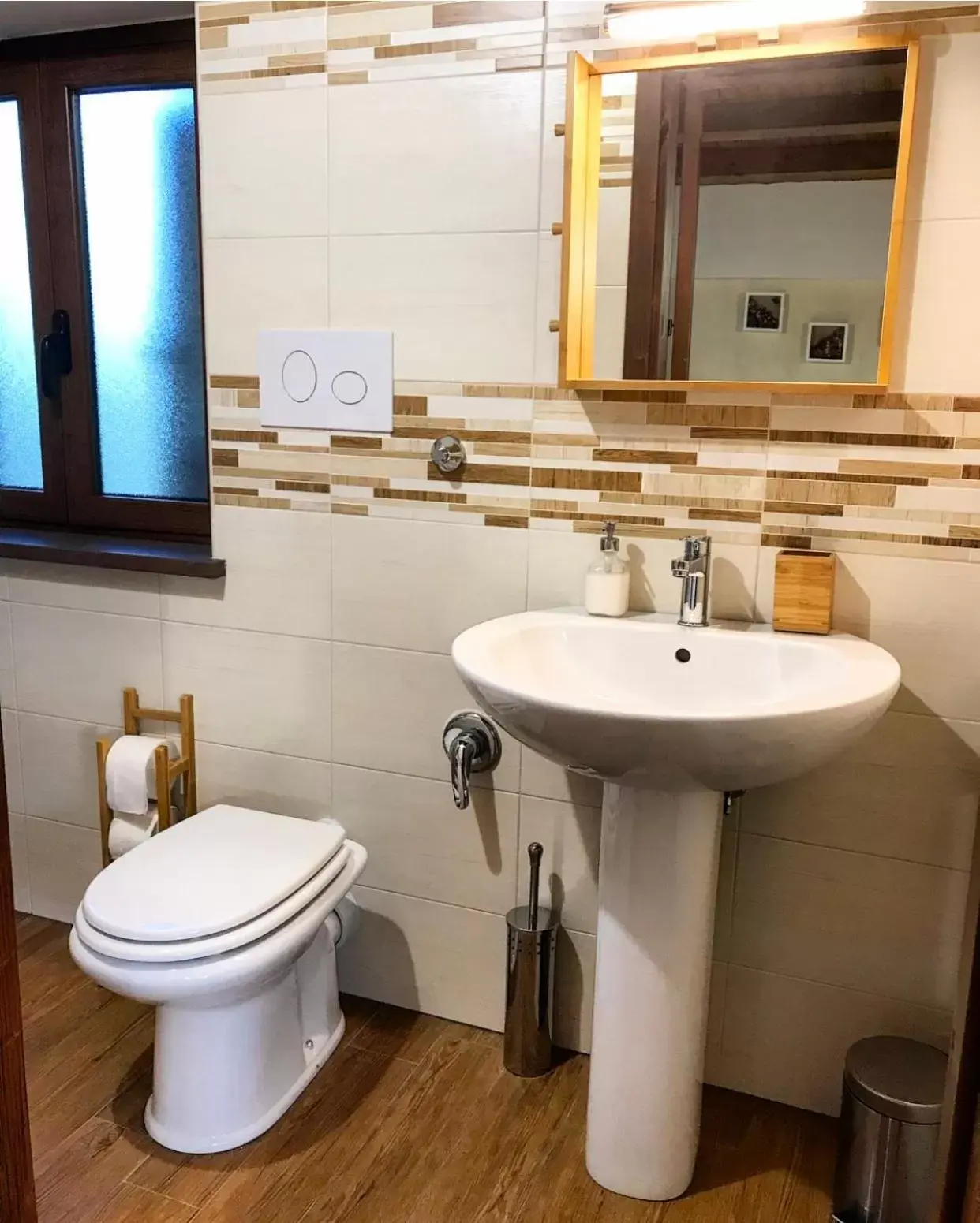 Shower, Bathroom in LA PERGOLA appartamenti