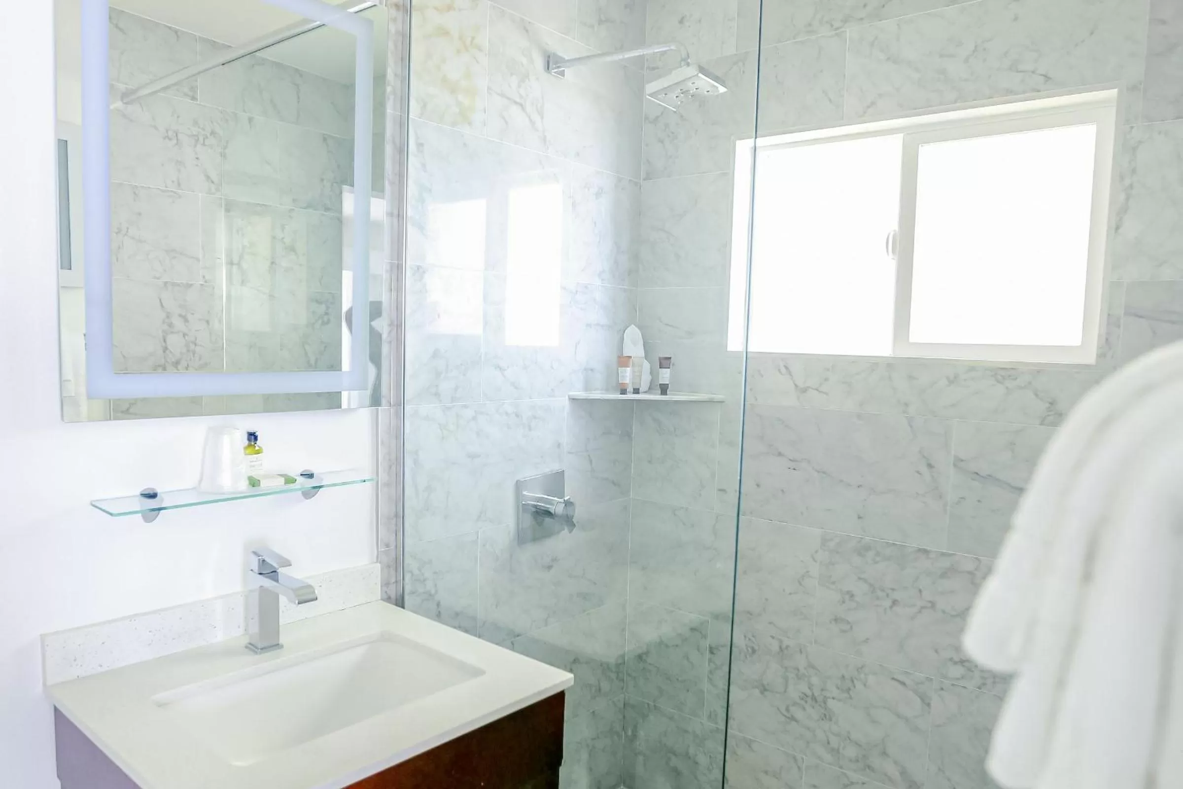 Shower in Capri Laguna on the Beach - A Boutique Hotel