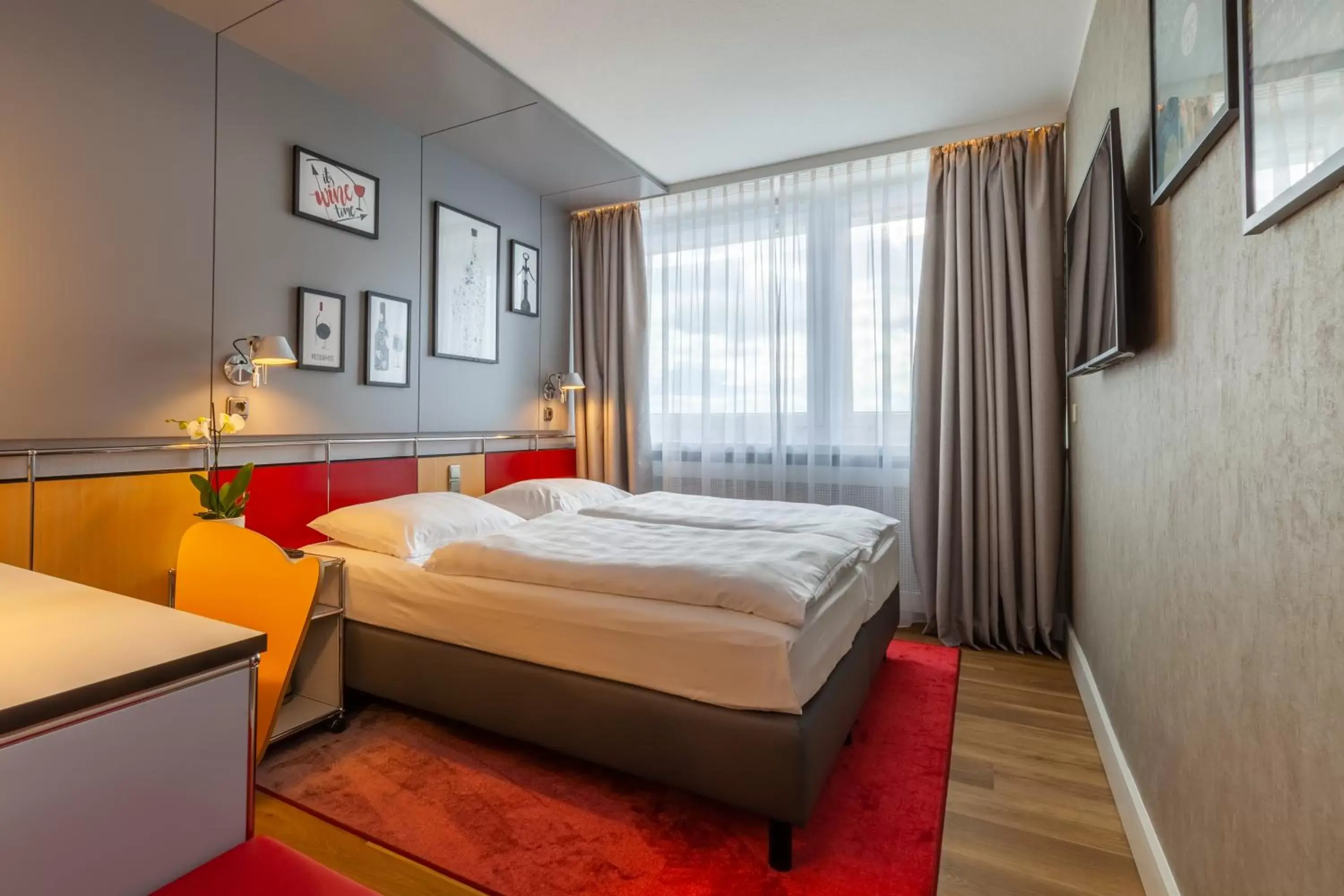 TV and multimedia, Bed in Radisson Blu Hotel Erfurt