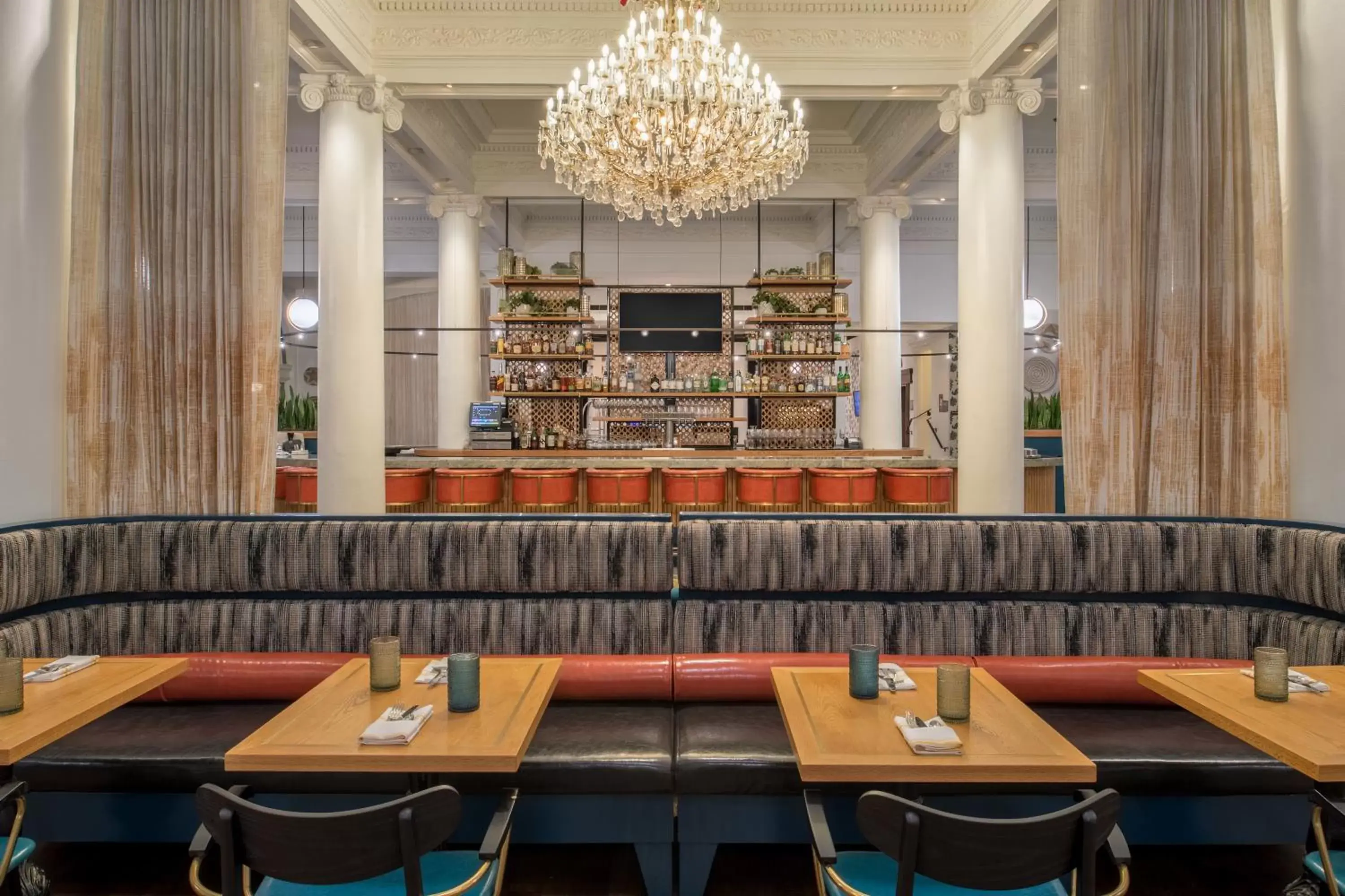 Restaurant/Places to Eat in Hotel Shattuck Plaza