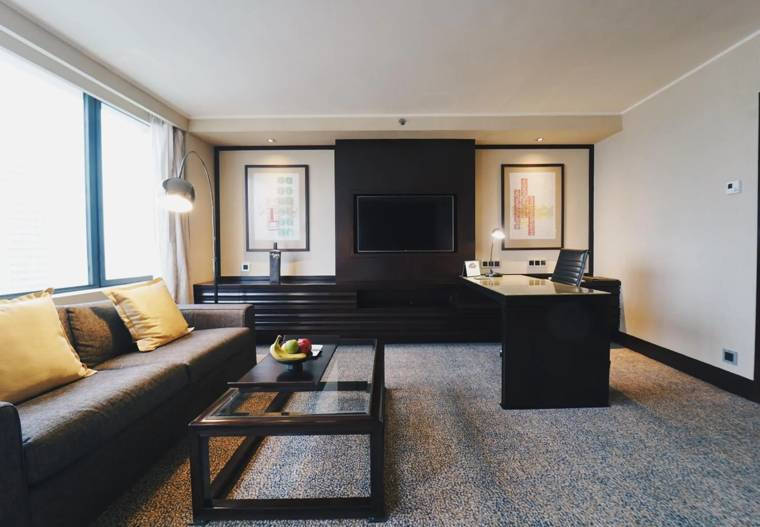 Bedroom, Seating Area in Mandarin Oriental Jakarta