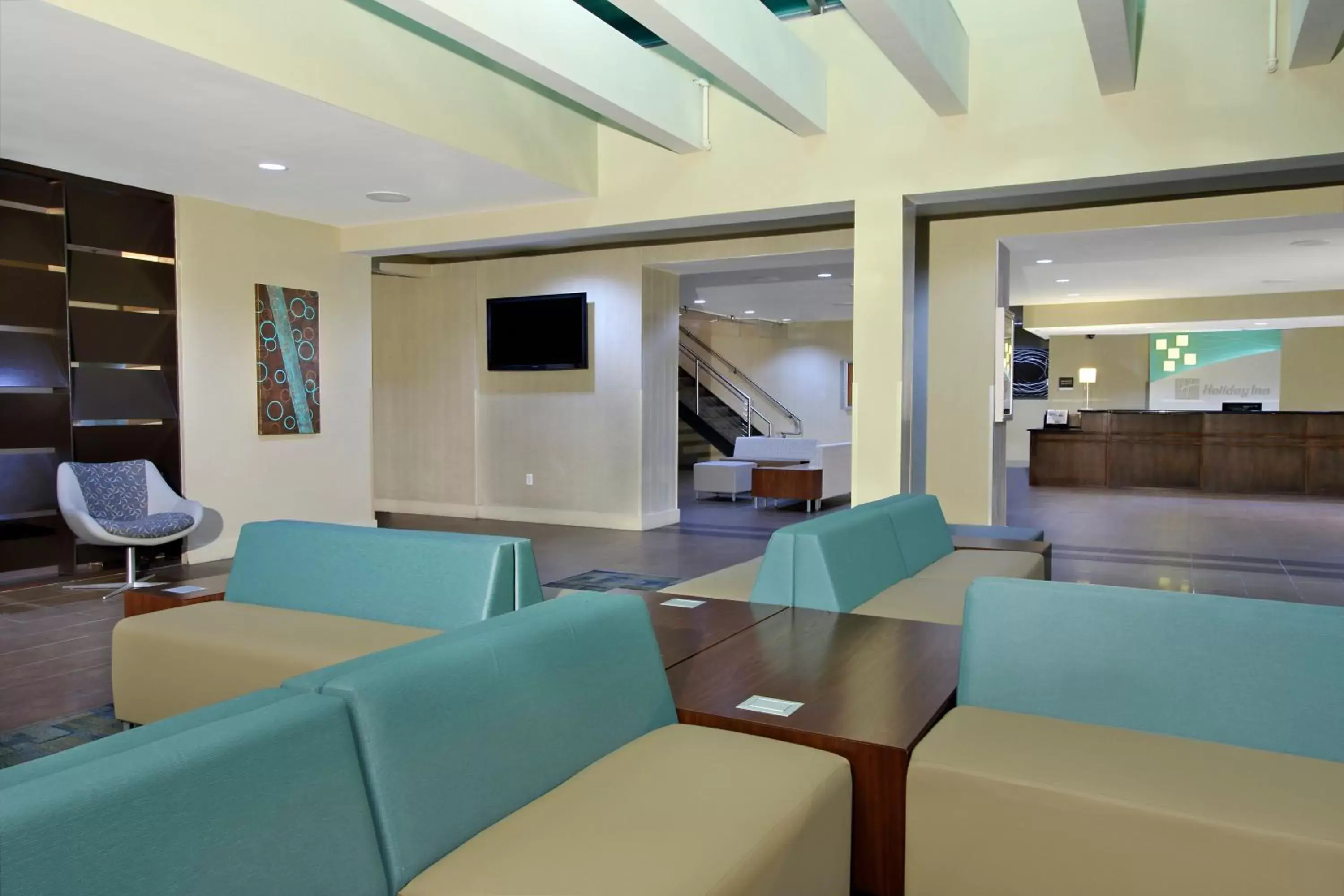 Lobby or reception, Lounge/Bar in Holiday Inn Metairie New Orleans, an IHG Hotel