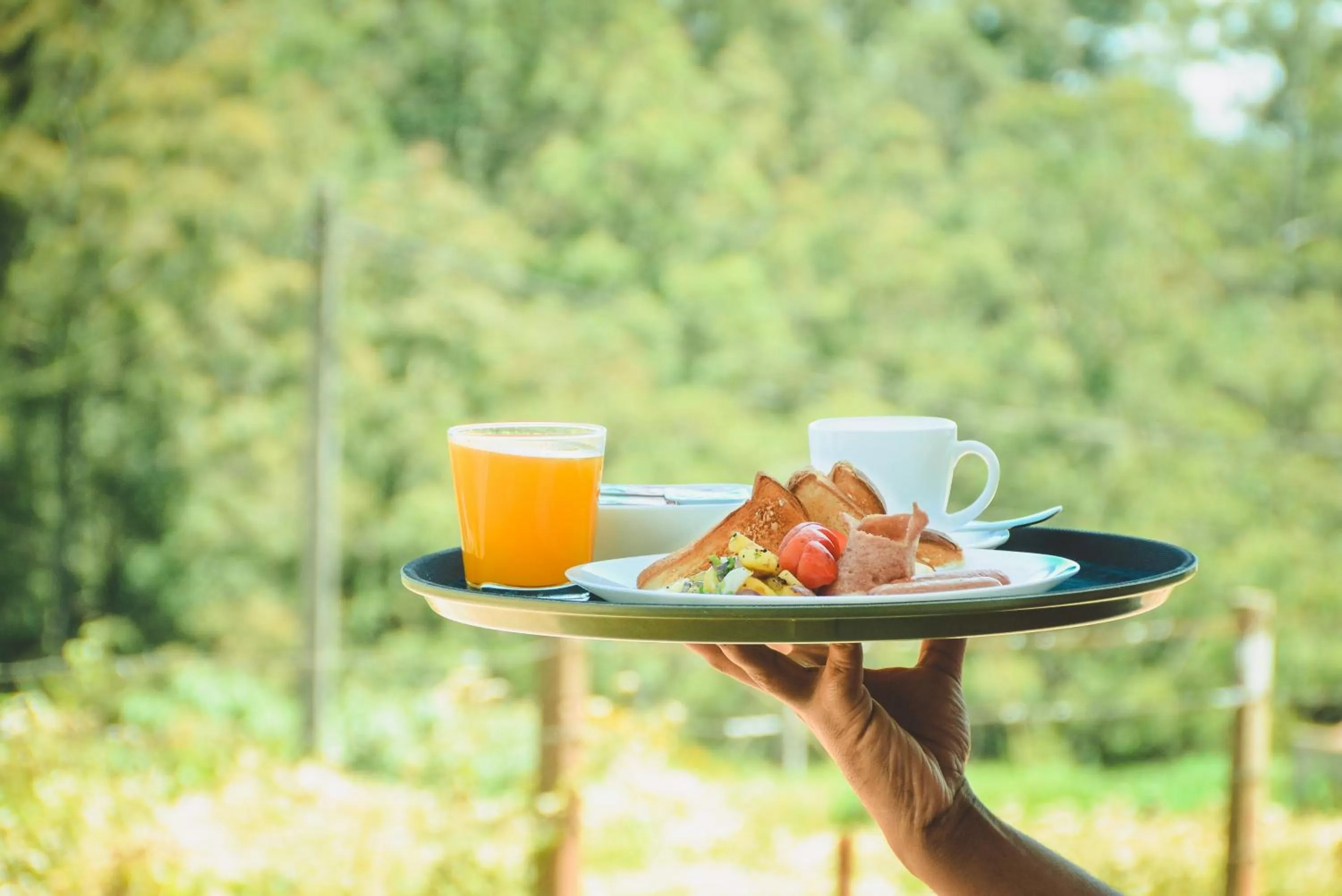 Restaurant/places to eat in Misthill Rest - Lavish Villa