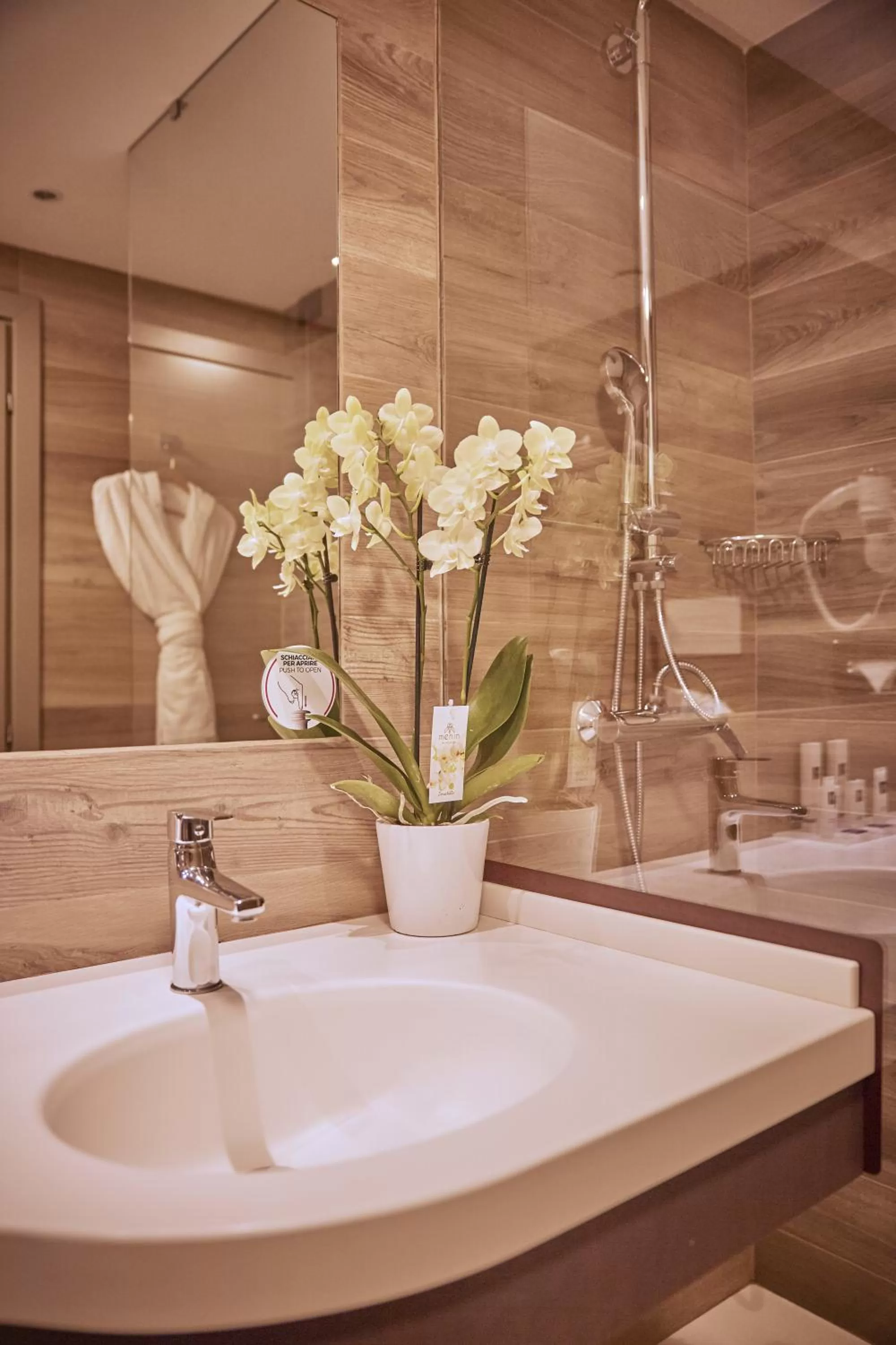 Bathroom in iH Hotels Milano Lorenteggio