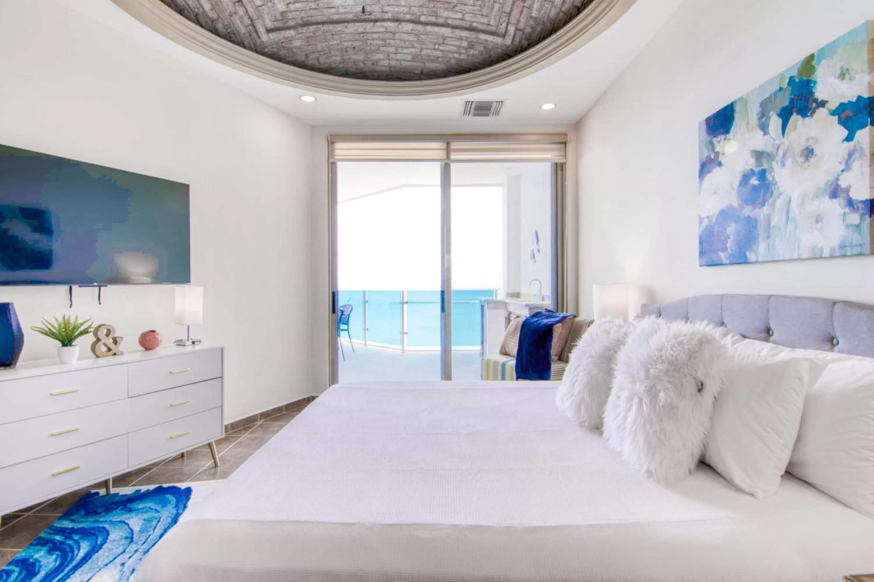 Bed in Esmeralda Beach Resort